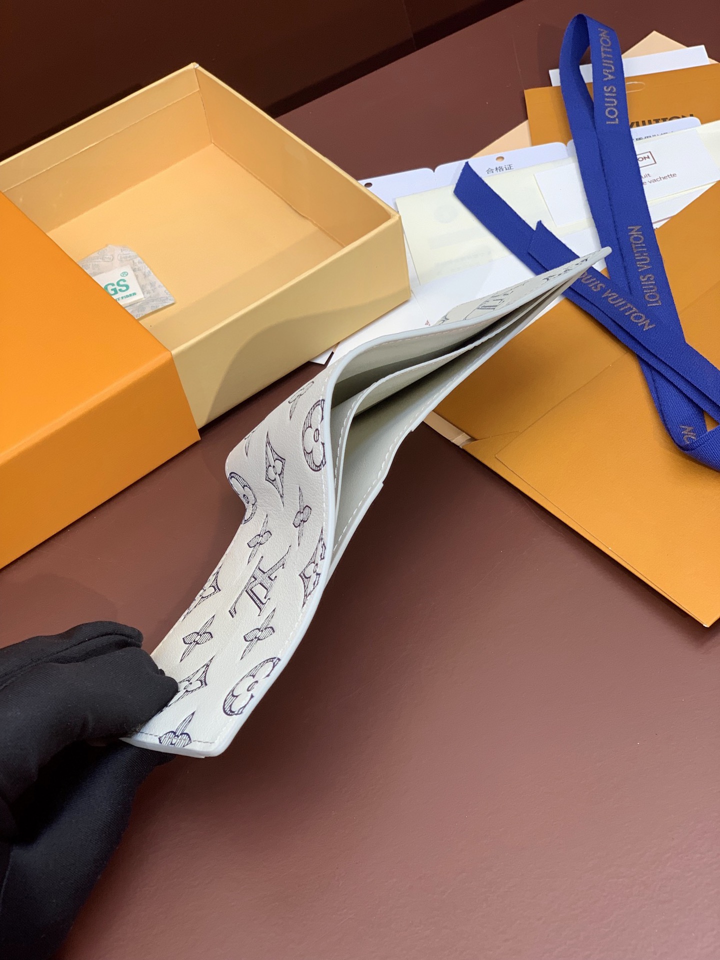 Louis Vuitton Basic Bag Cow Leather M-l-s