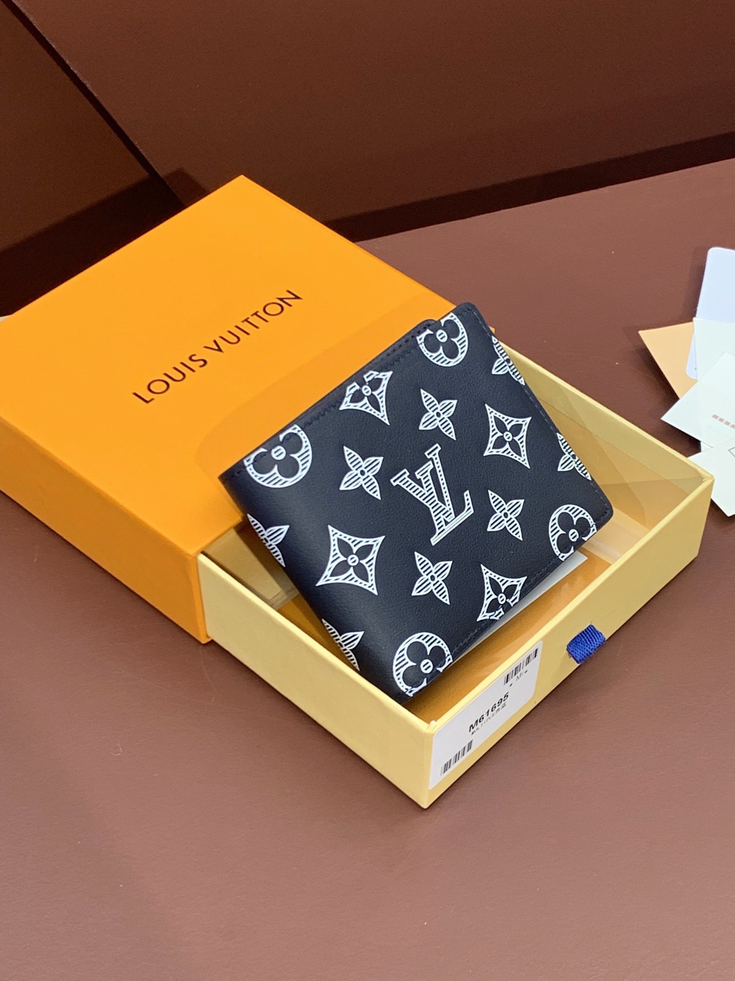 Louis Vuitton Basic Bag Cow Leather M-l-s