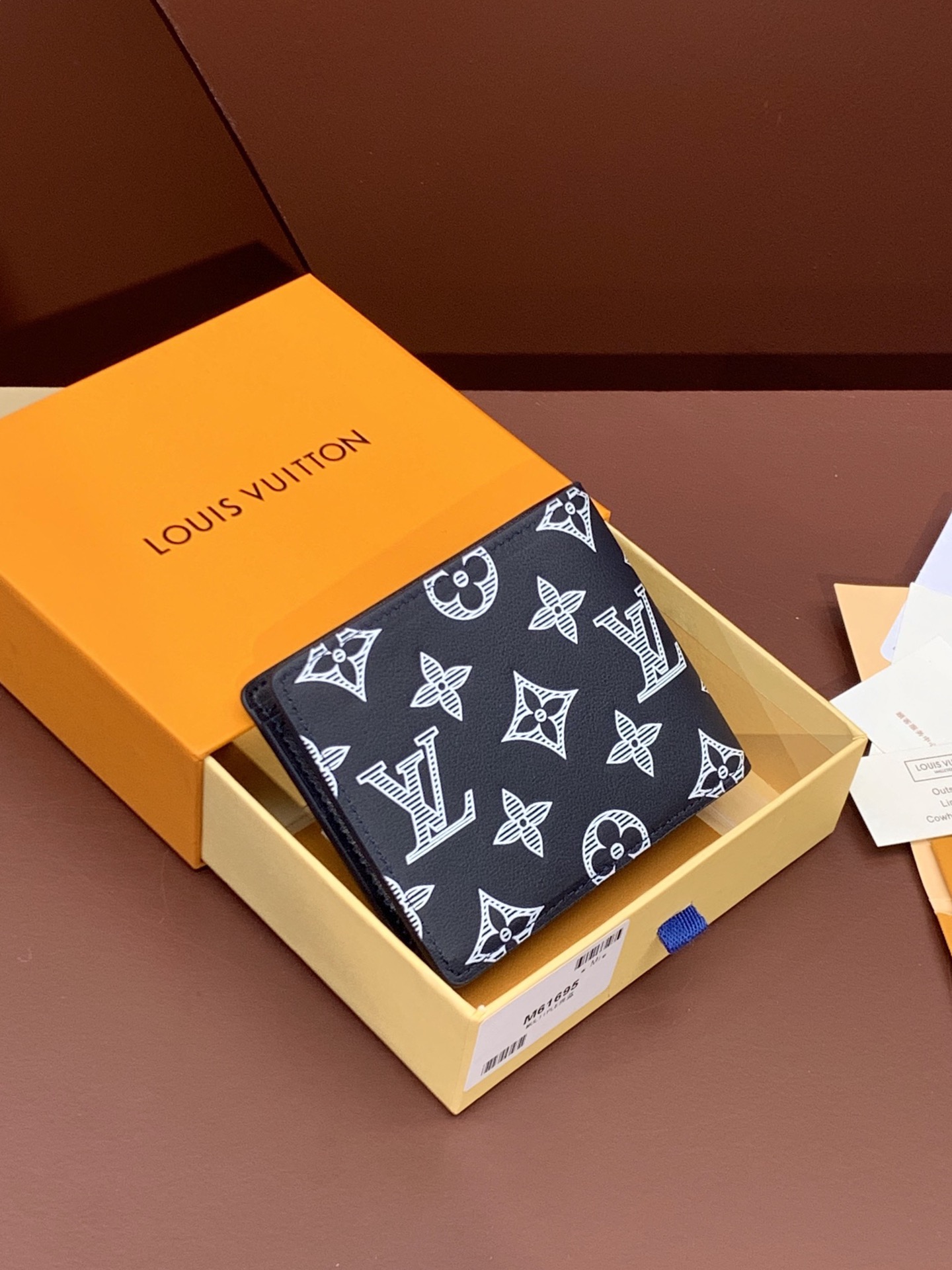 Louis Vuitton Basic Bag Cow Leather M-l-s