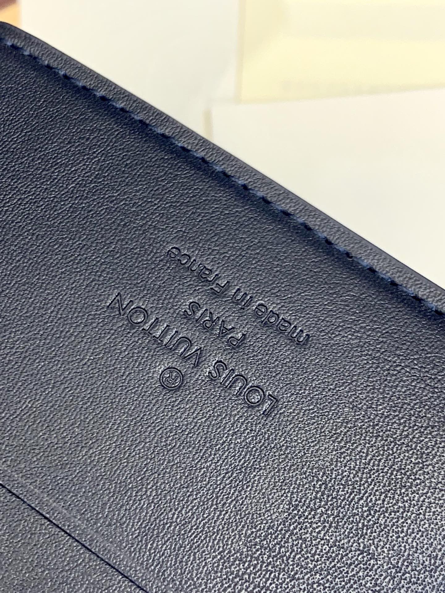 Louis Vuitton Basic Bag Cow Leather M-l-s