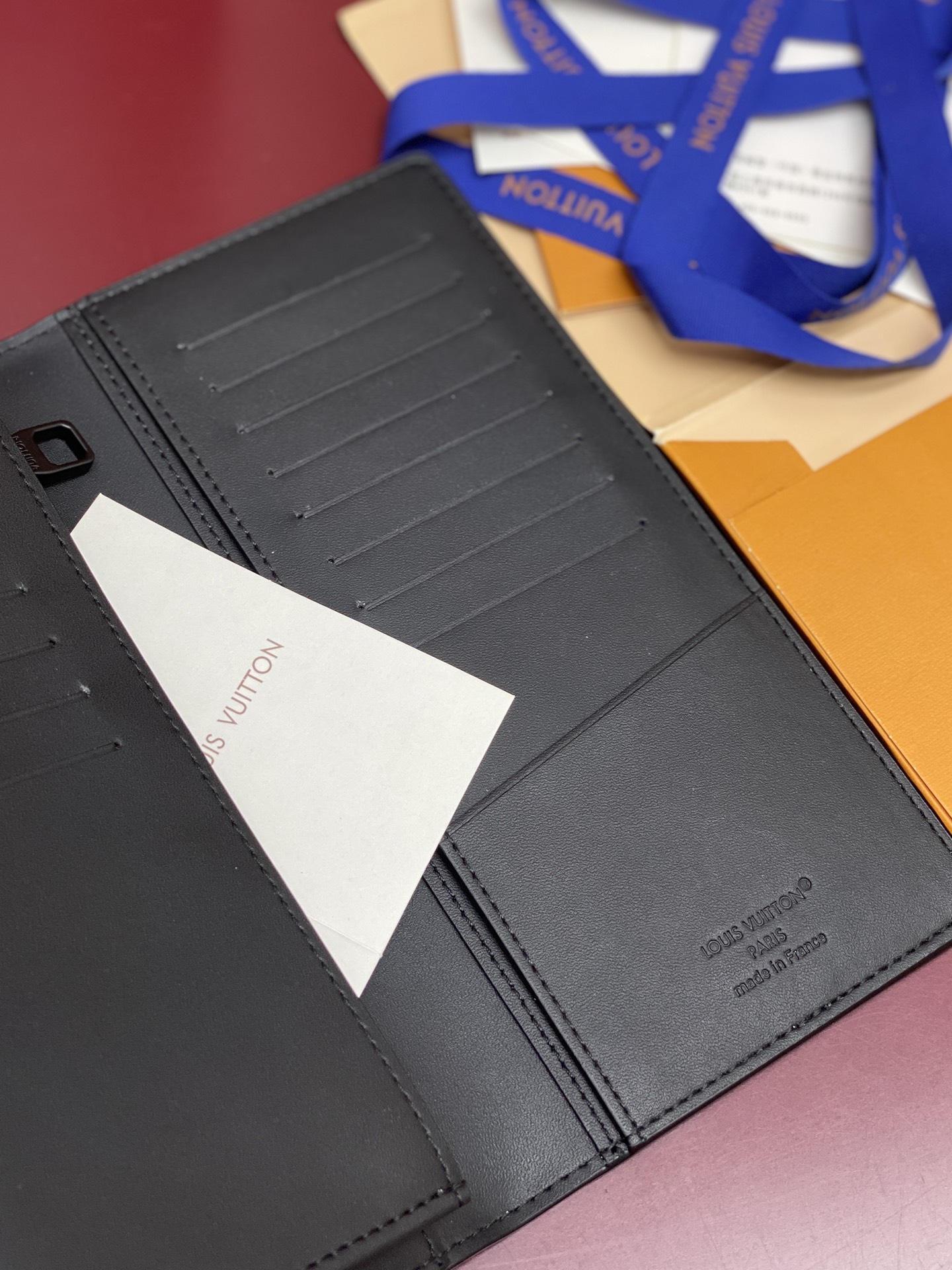 Louis Vuitton Basic Bag M