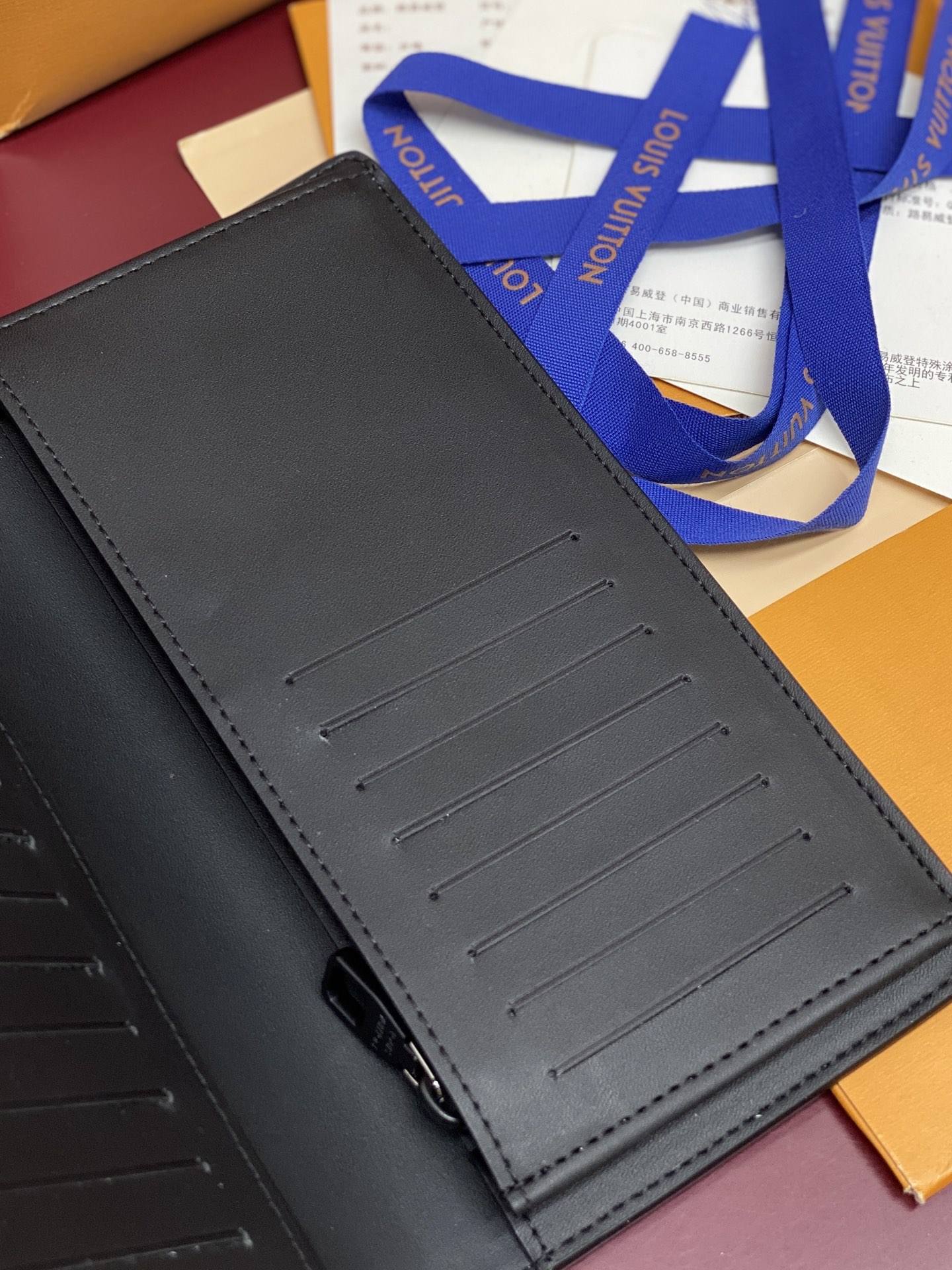 Louis Vuitton Basic Bag M