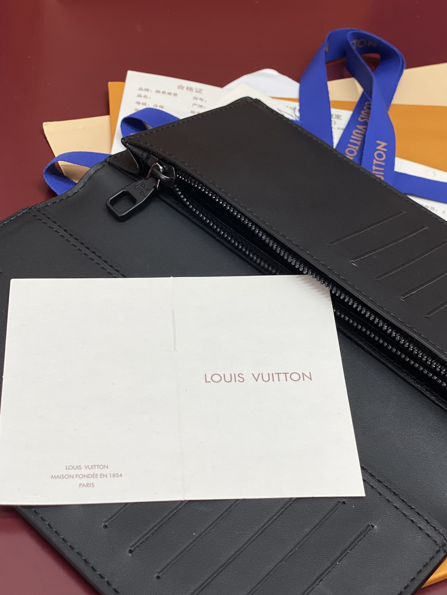Louis Vuitton Basic Bag M