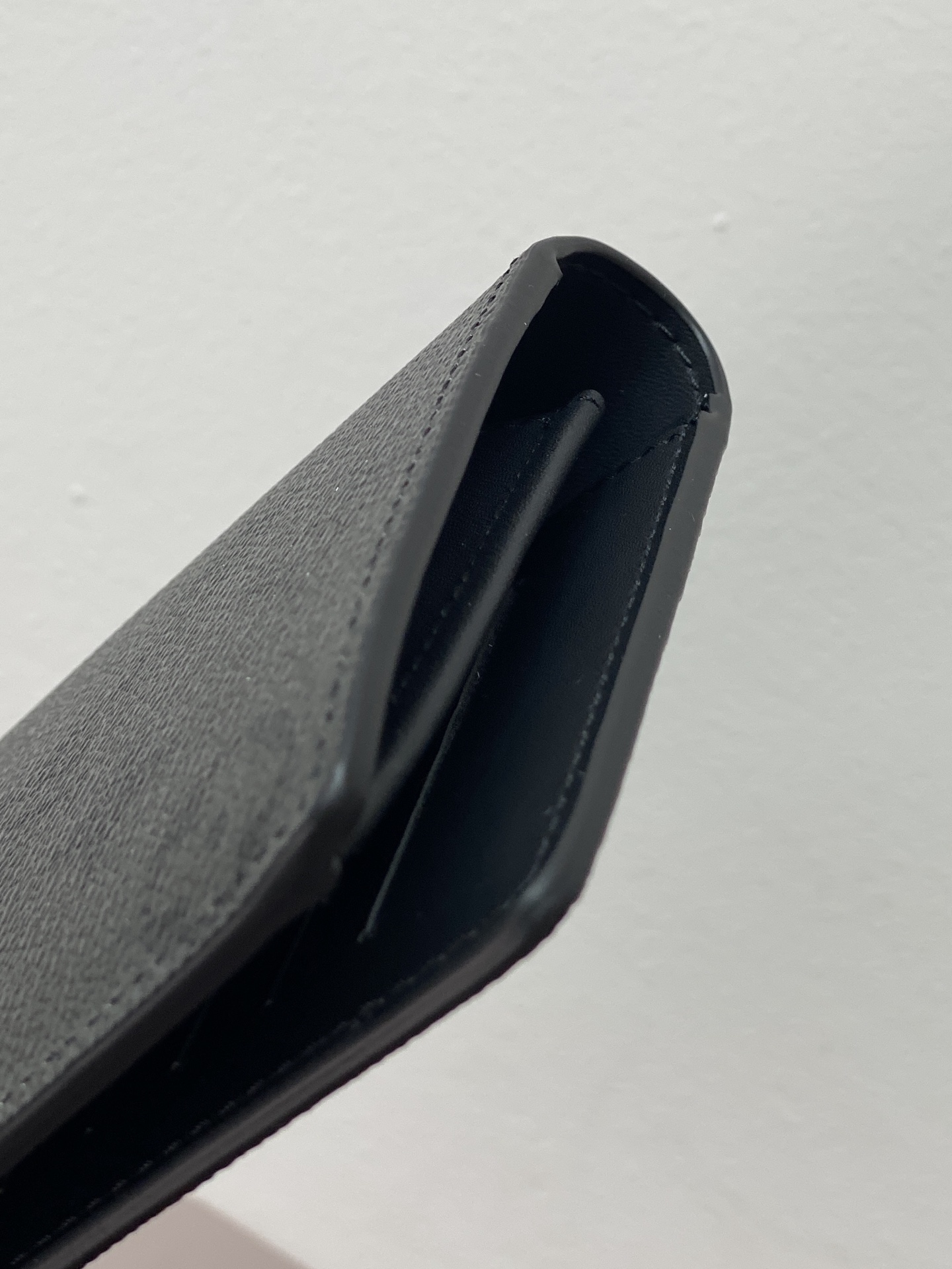 Louis Vuitton Basic Bag M