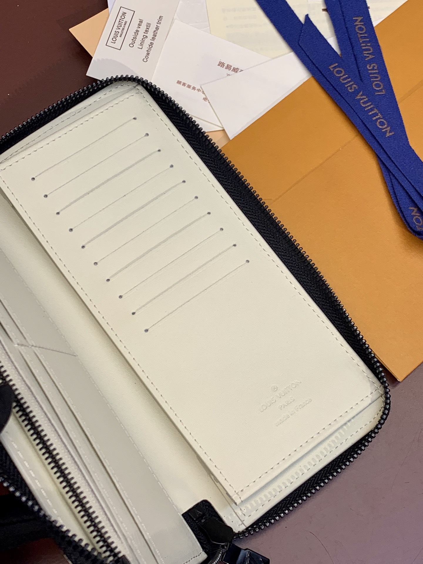 Louis Vuitton Basic Bag Cow Leather M-l-s