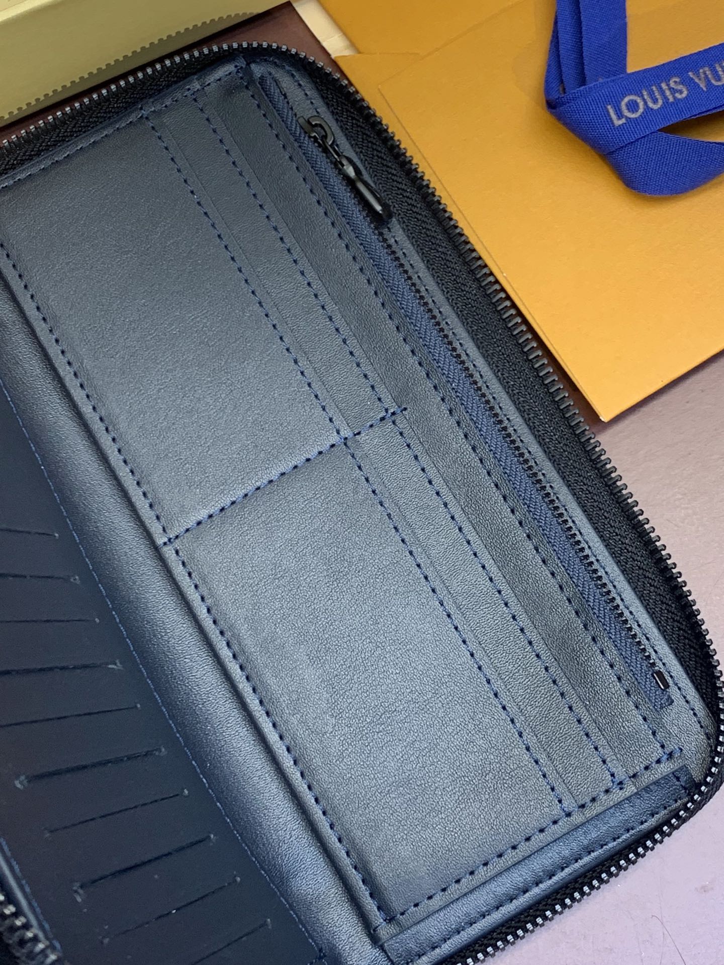 Louis Vuitton Basic Bag Cow Leather M-l-s