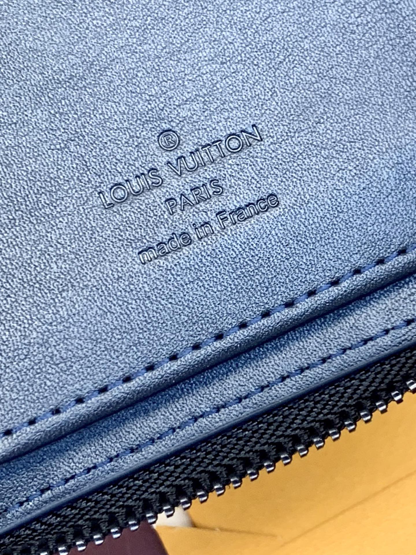 Louis Vuitton Basic Bag Cow Leather M-l-s