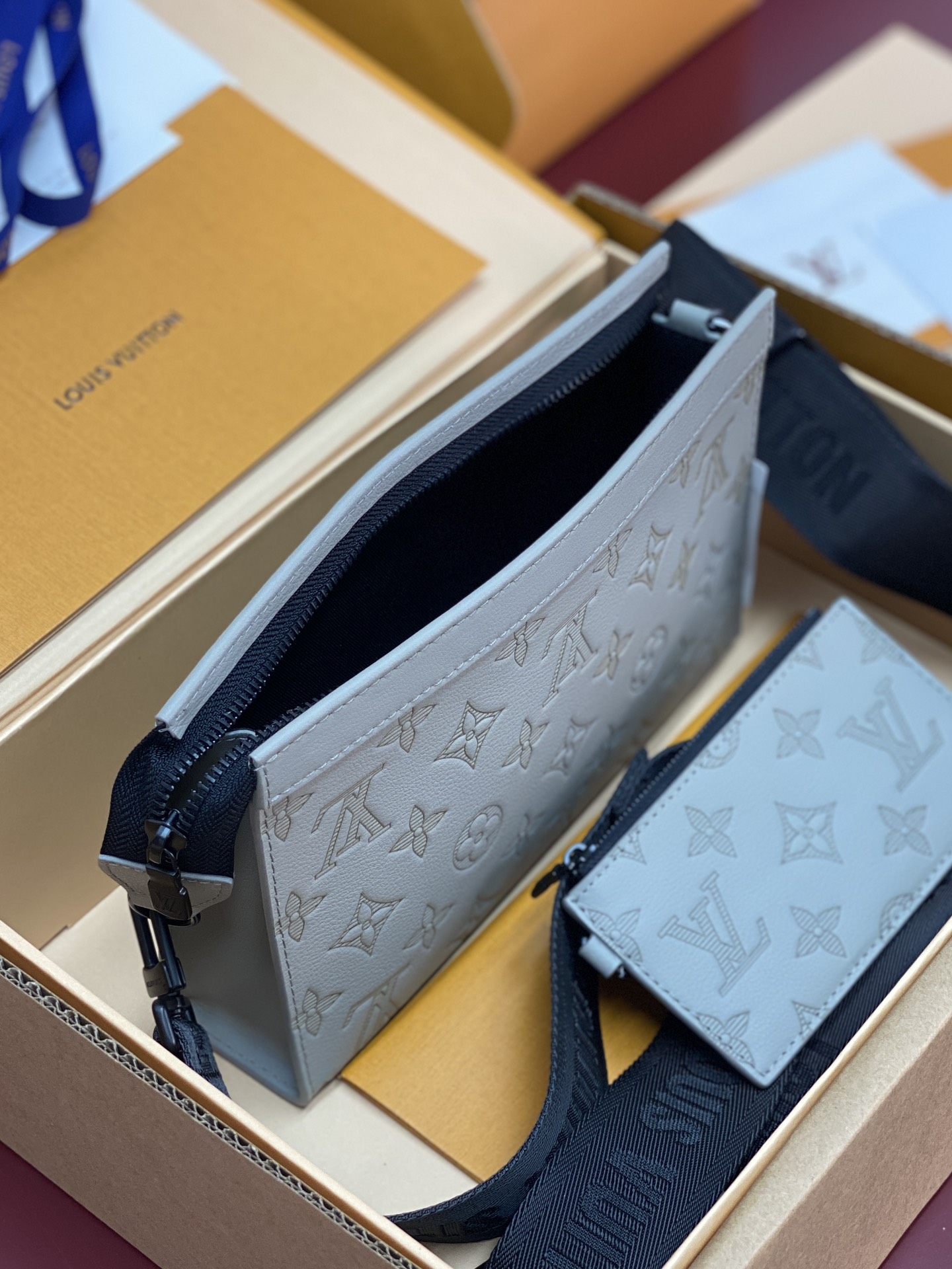 Louis Vuitton Basic Bag Cow Leather M-s