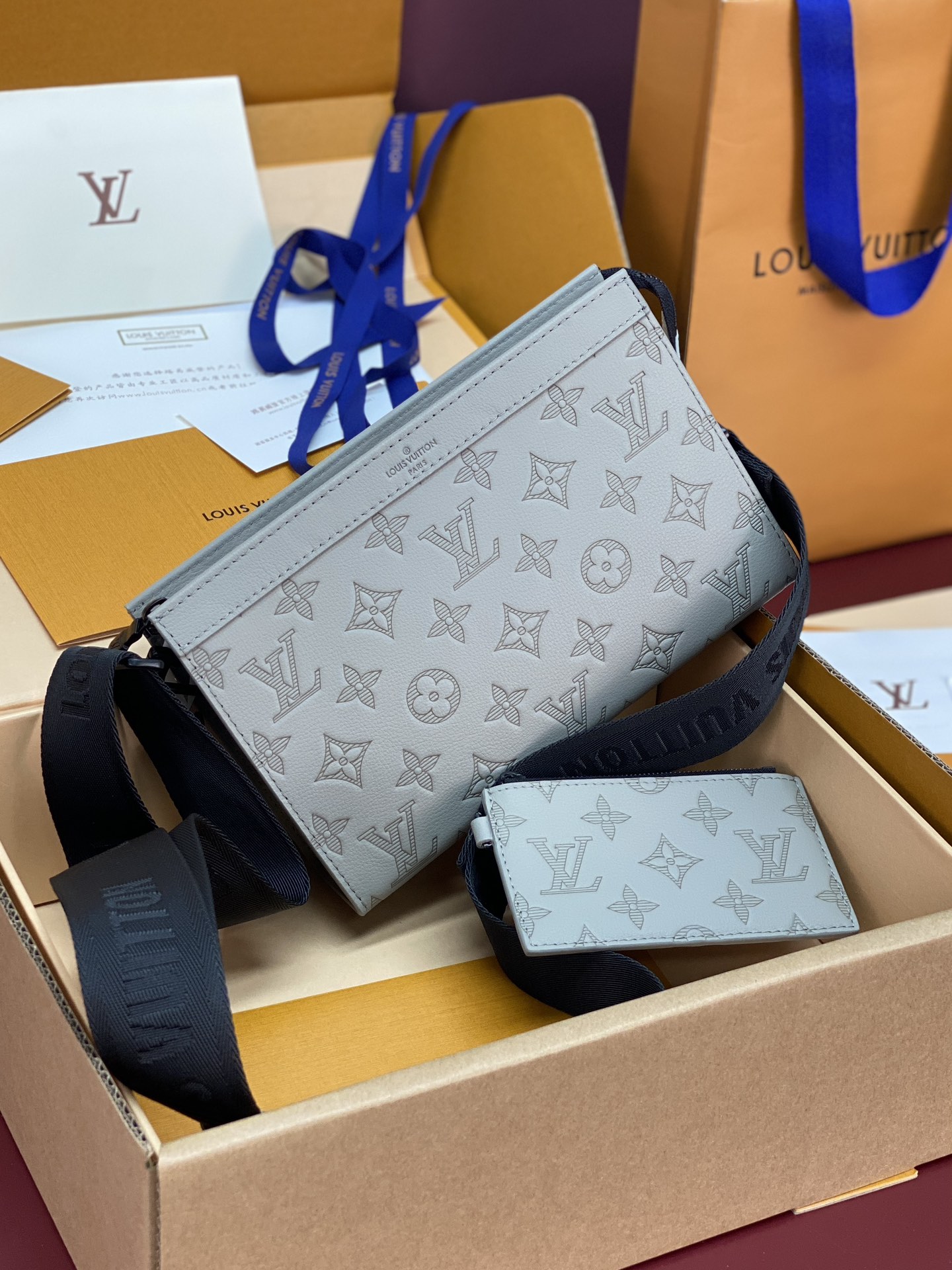 Louis Vuitton Basic Bag Cow Leather M-s