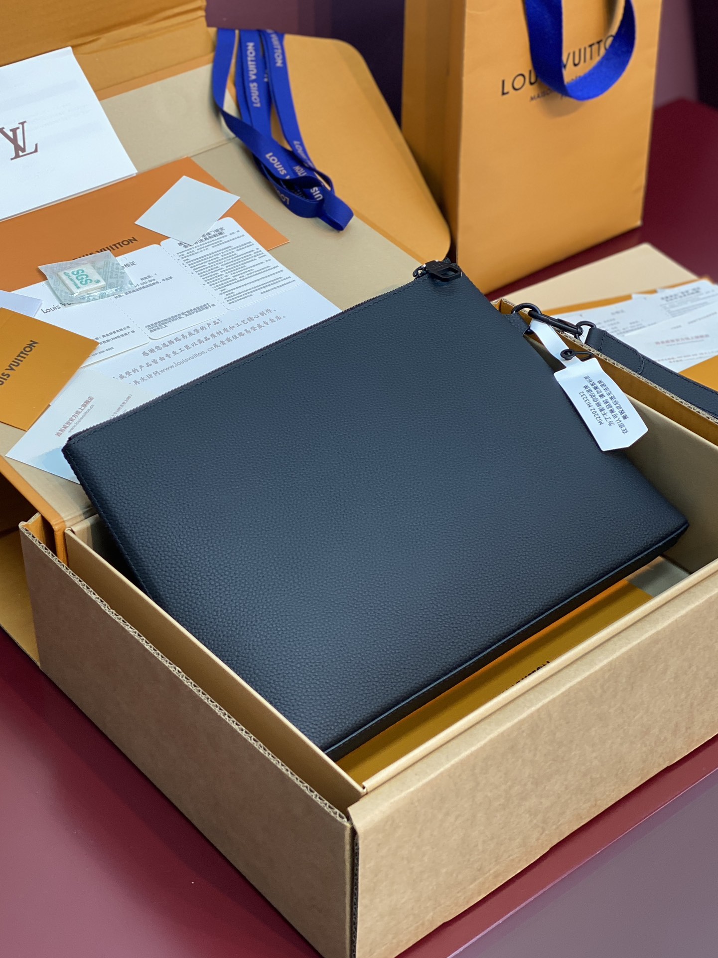 Louis Vuitton Clutch Bag Cow Leather Black M-l