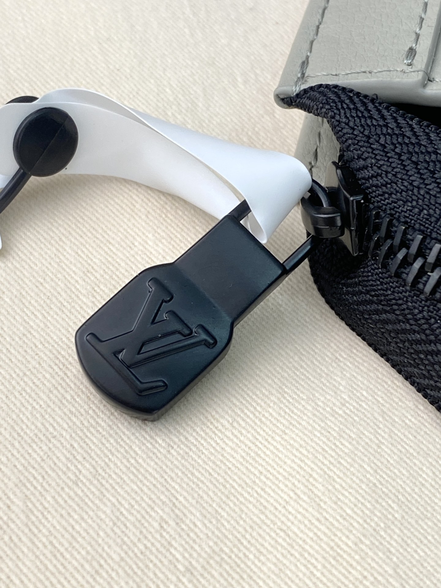 Louis Vuitton Basic Bag Cow Leather 20cm-26cm-m-s-l