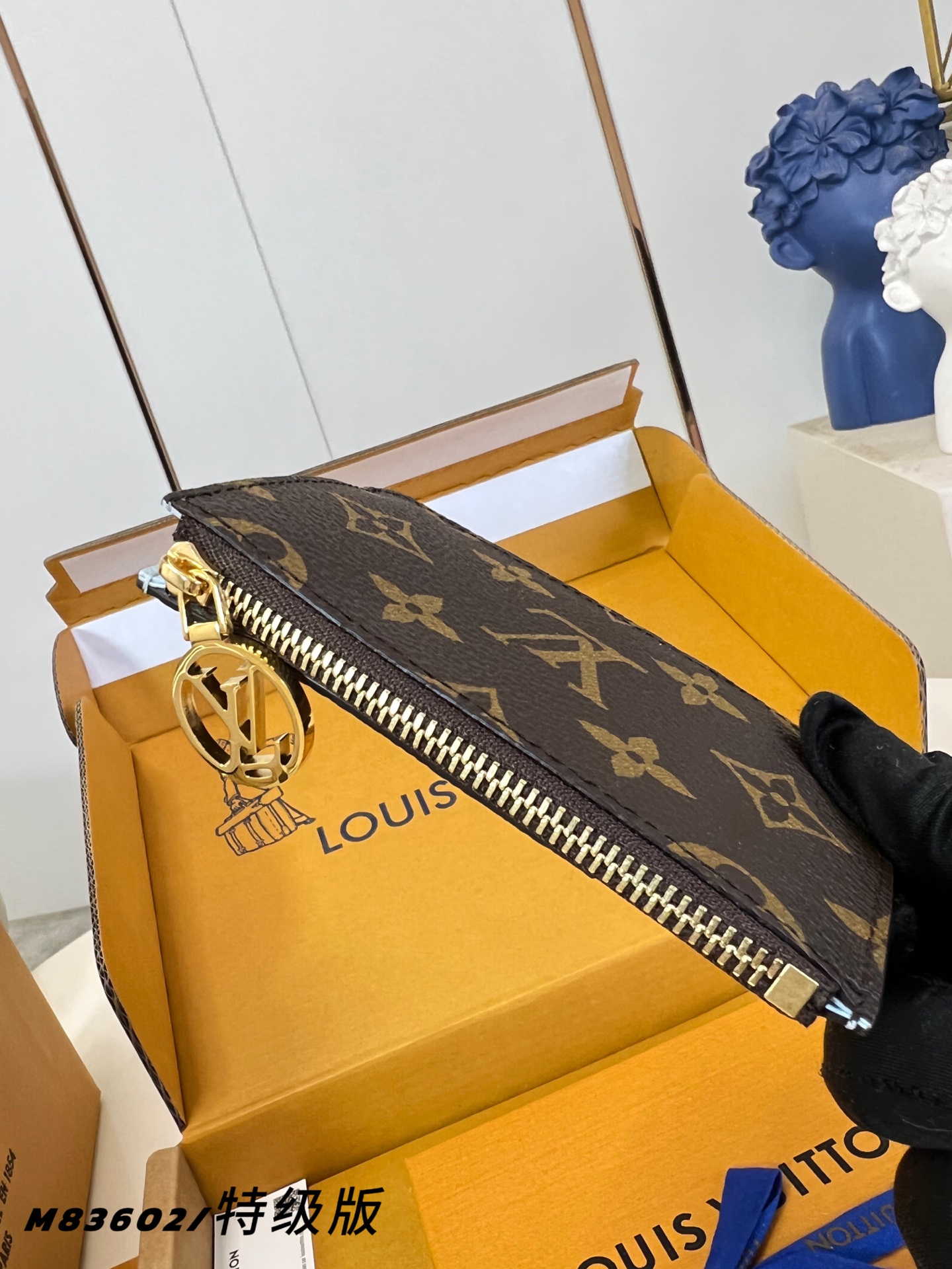 Louis Vuitton Basic Bag Canvas M-l