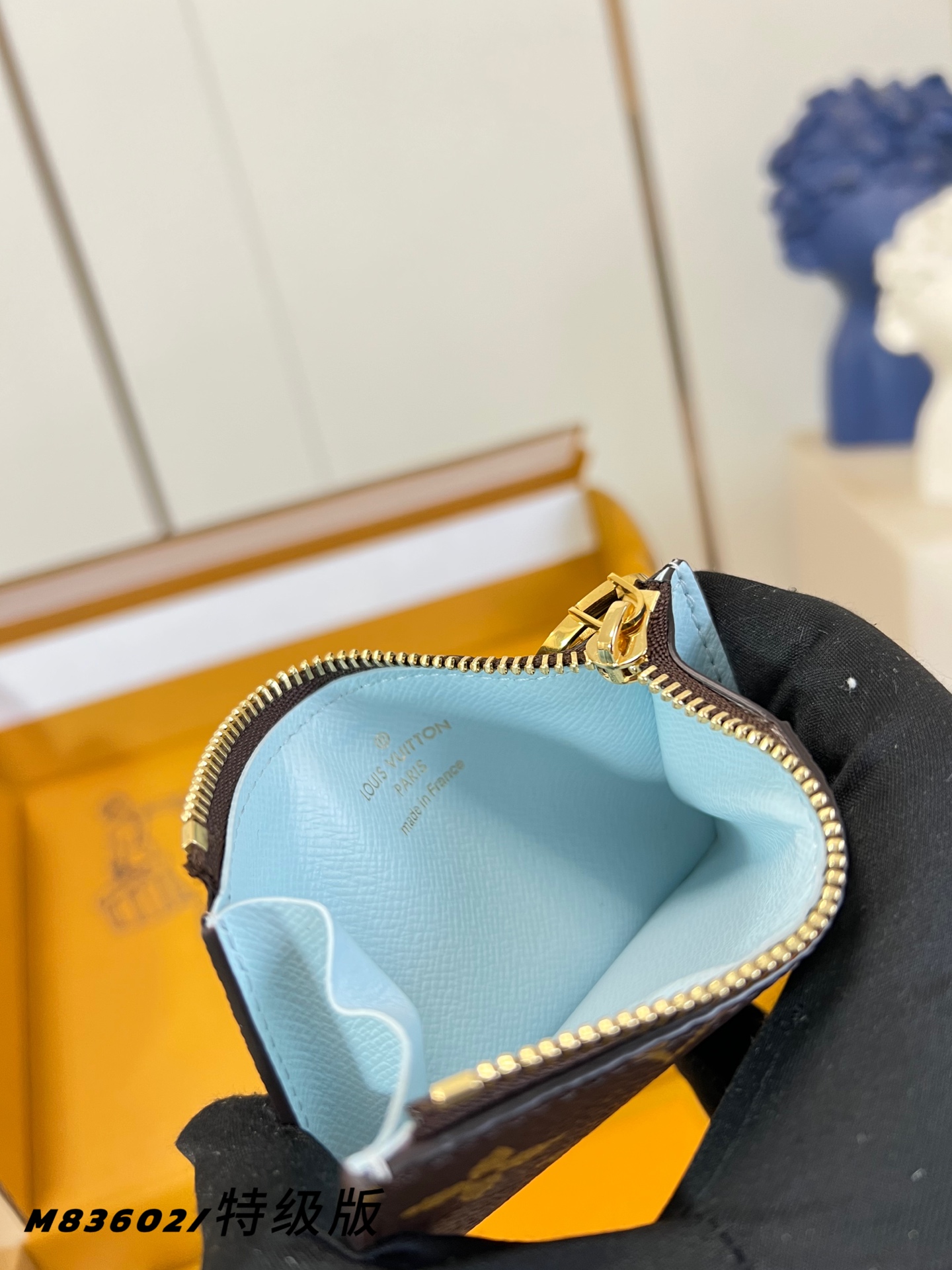 Louis Vuitton Basic Bag Canvas M-l