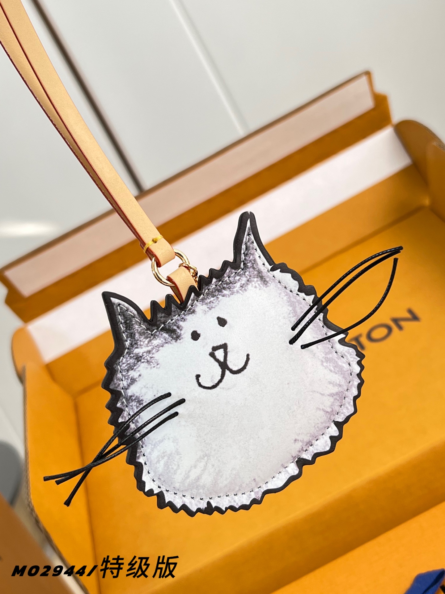 Louis Vuitton Basic Bag M-l-s