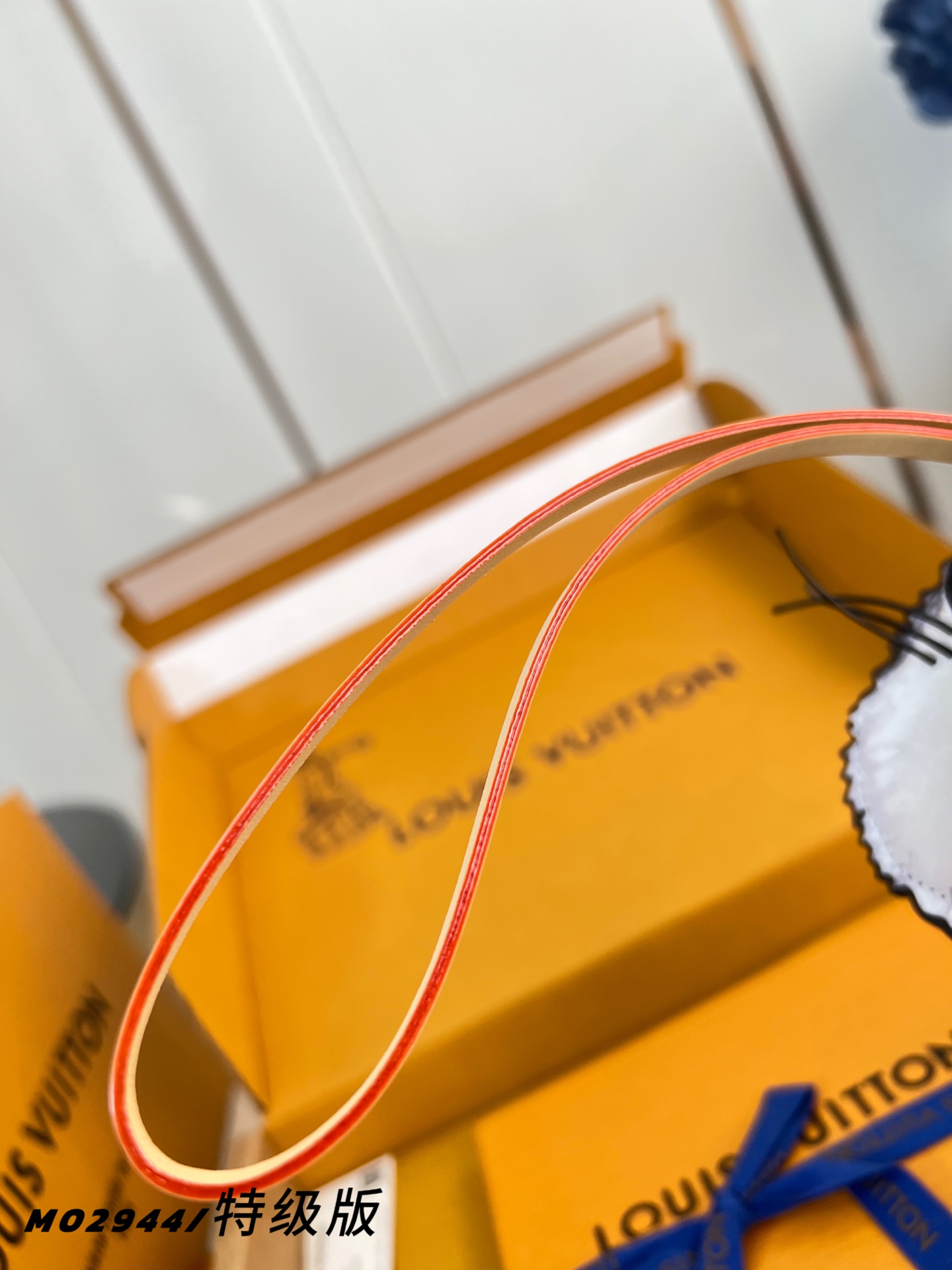 Louis Vuitton Basic Bag M-l-s