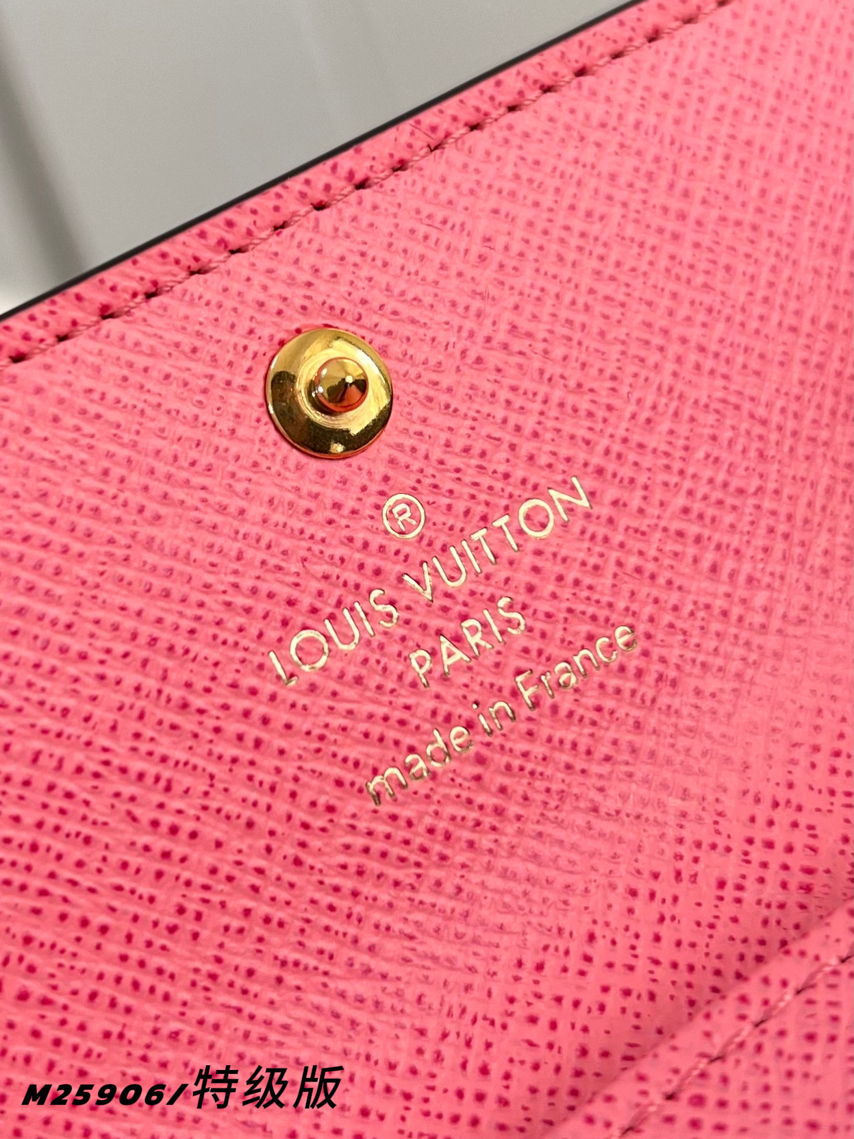 Louis Vuitton Basic Bag Canvas M