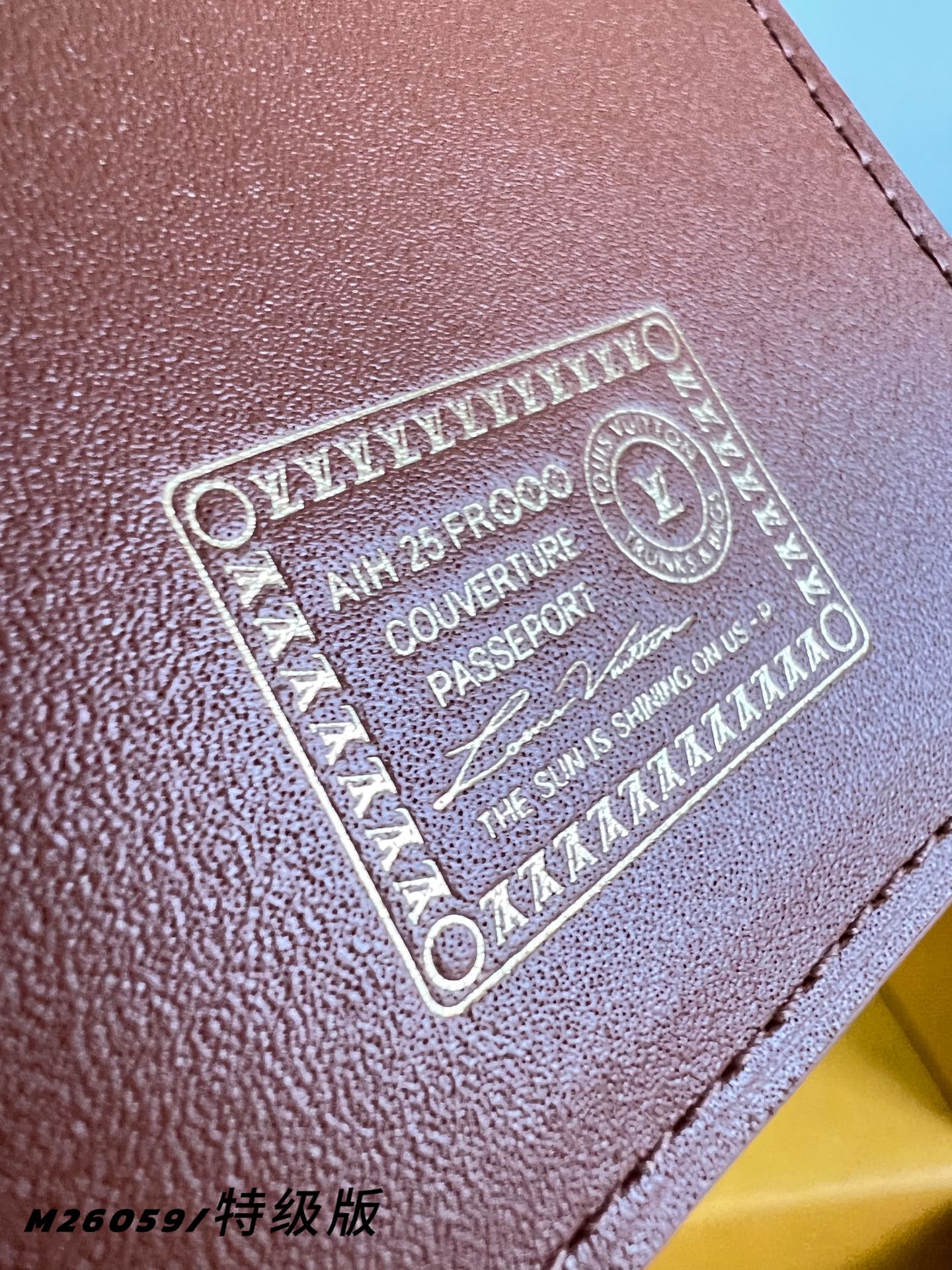 Louis Vuitton Basic Bag Canvas M