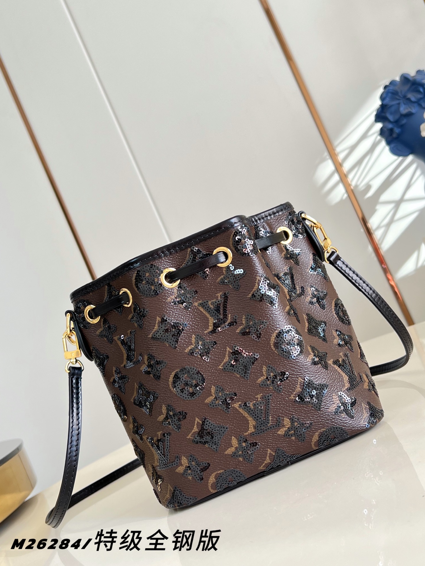 Louis Vuitton Basic Bag Canvas M-l-s