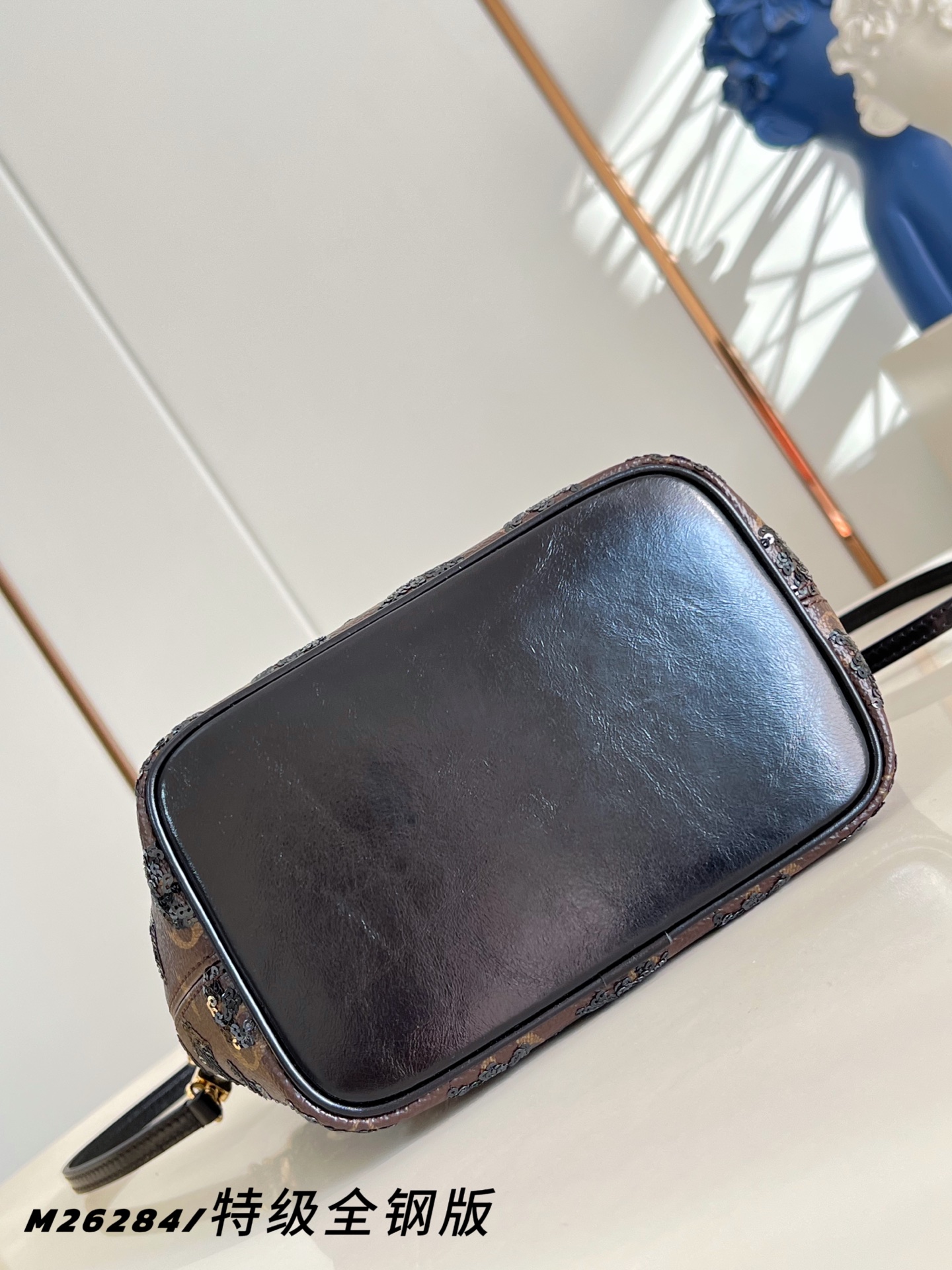 Louis Vuitton Basic Bag Canvas M-l-s