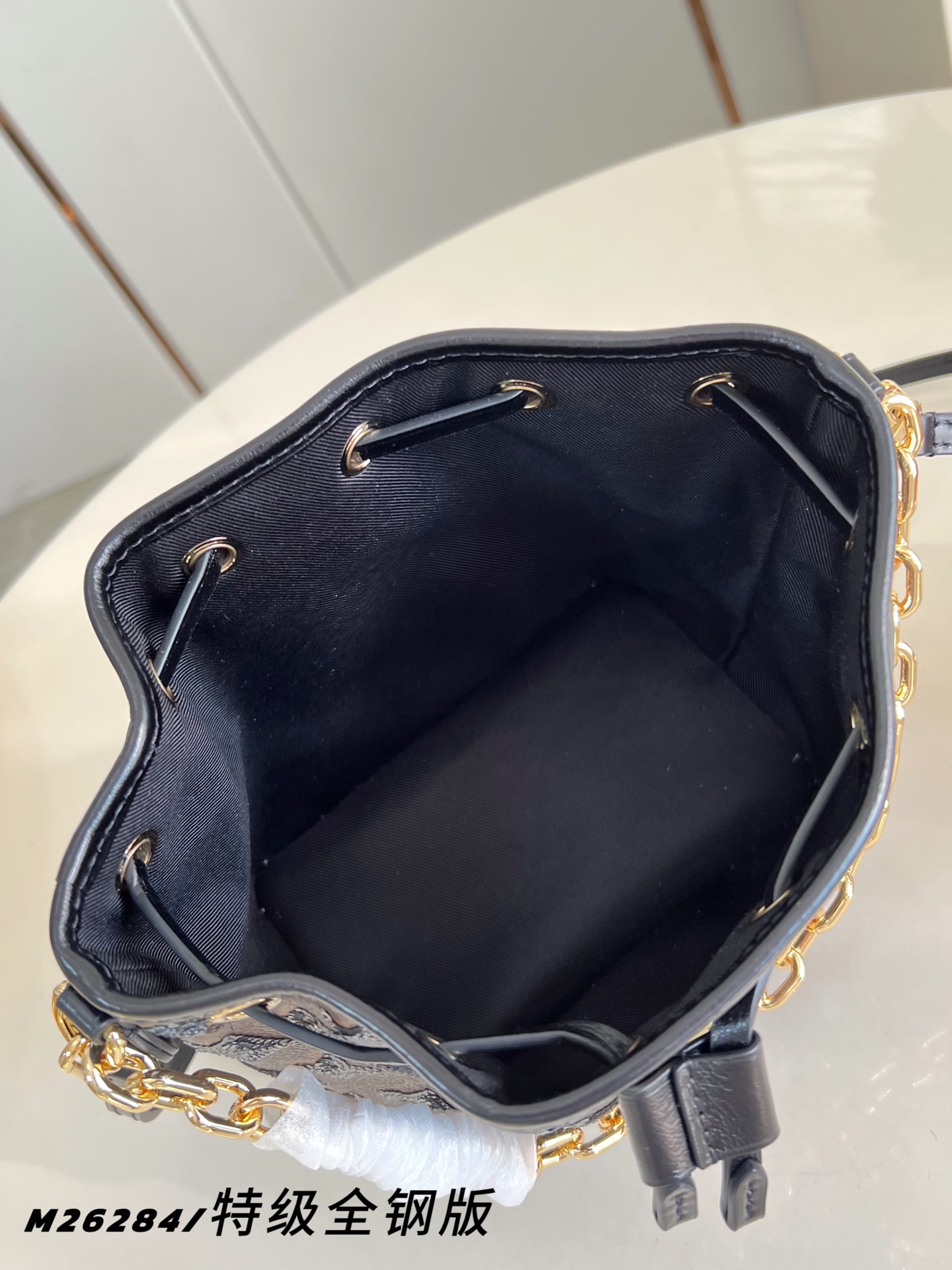 Louis Vuitton Basic Bag Canvas M-l-s