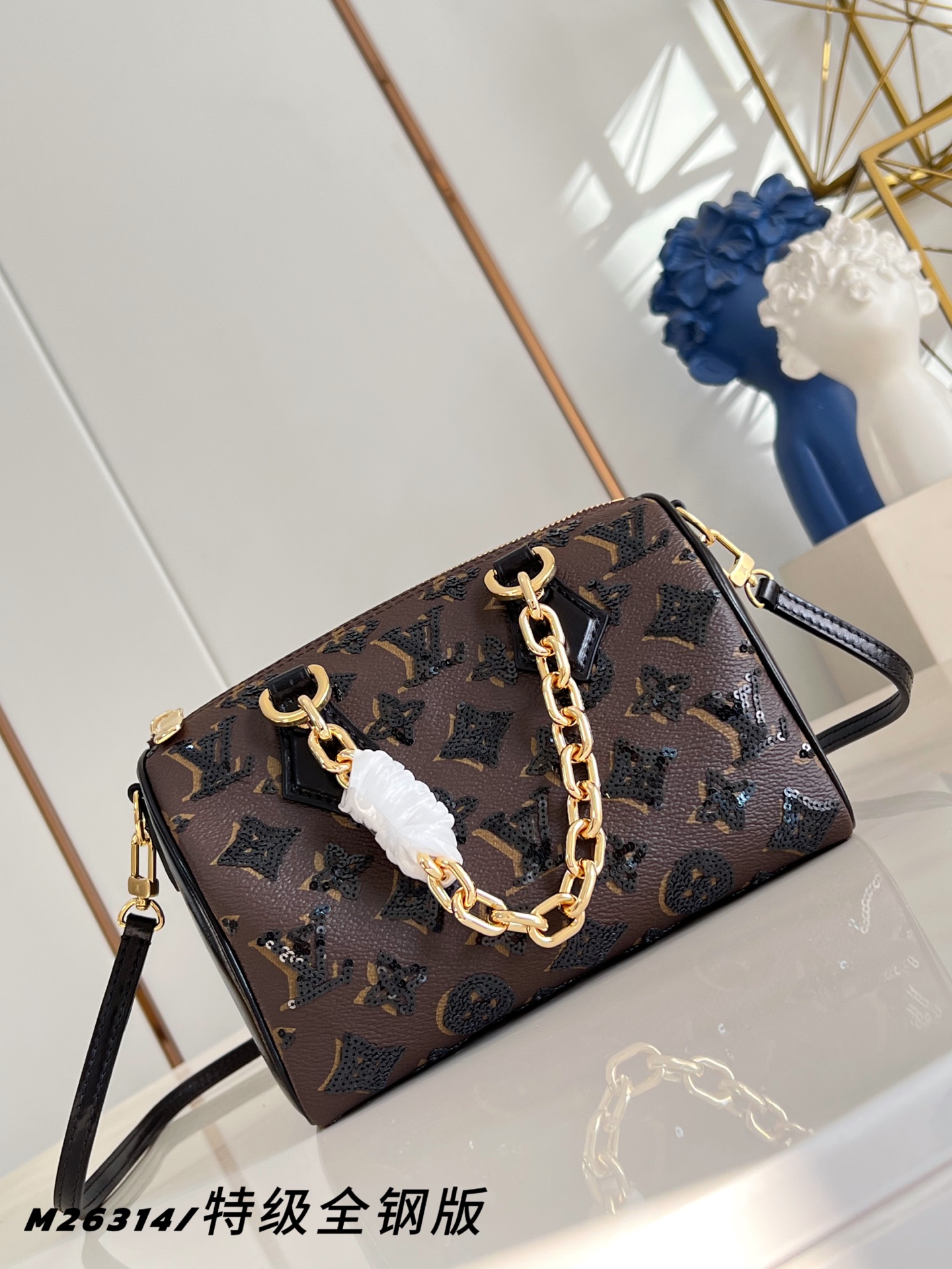 Louis Vuitton Basic Bag Canvas M-l-s