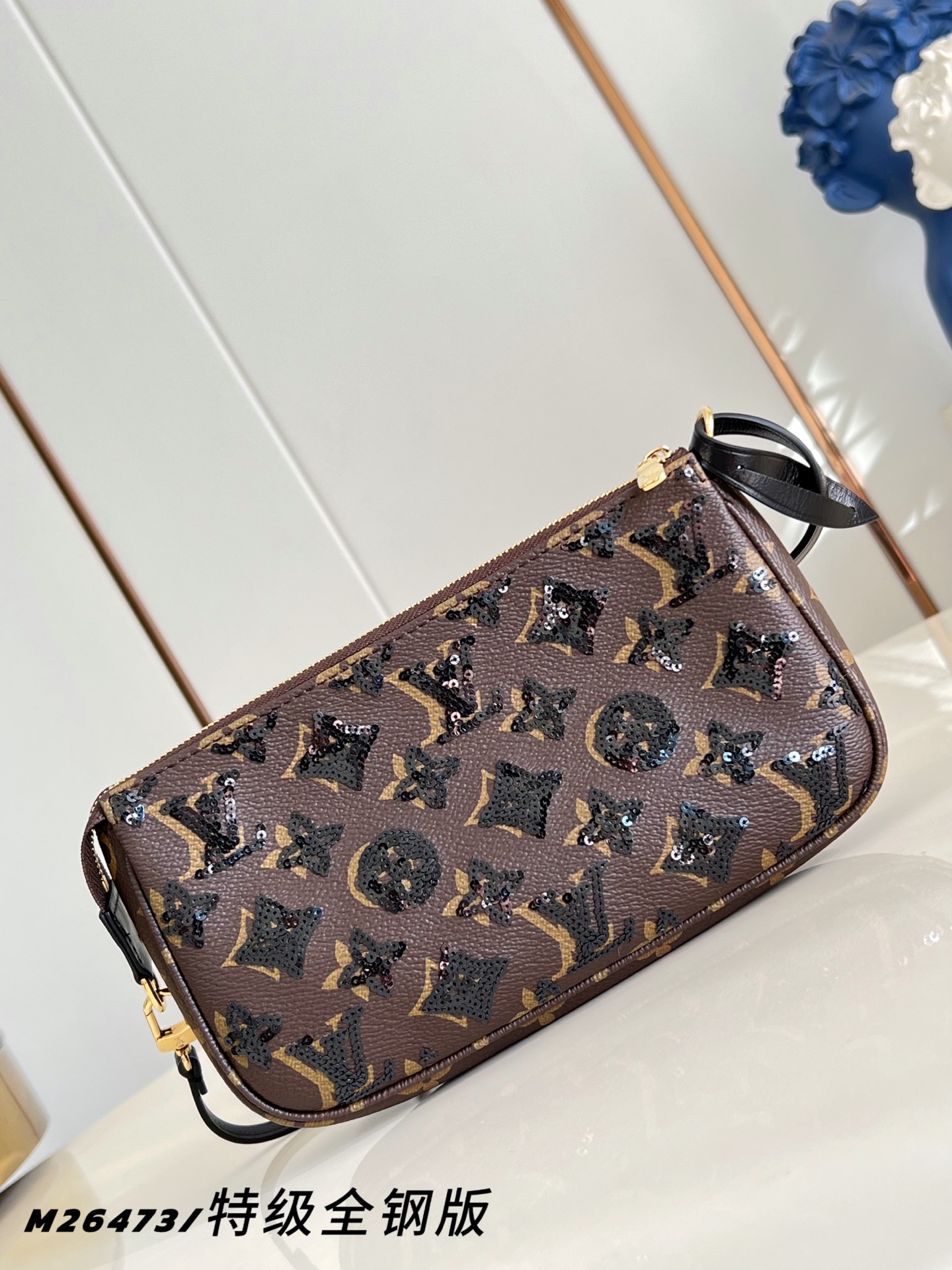 Louis Vuitton Basic Bag Canvas M-s