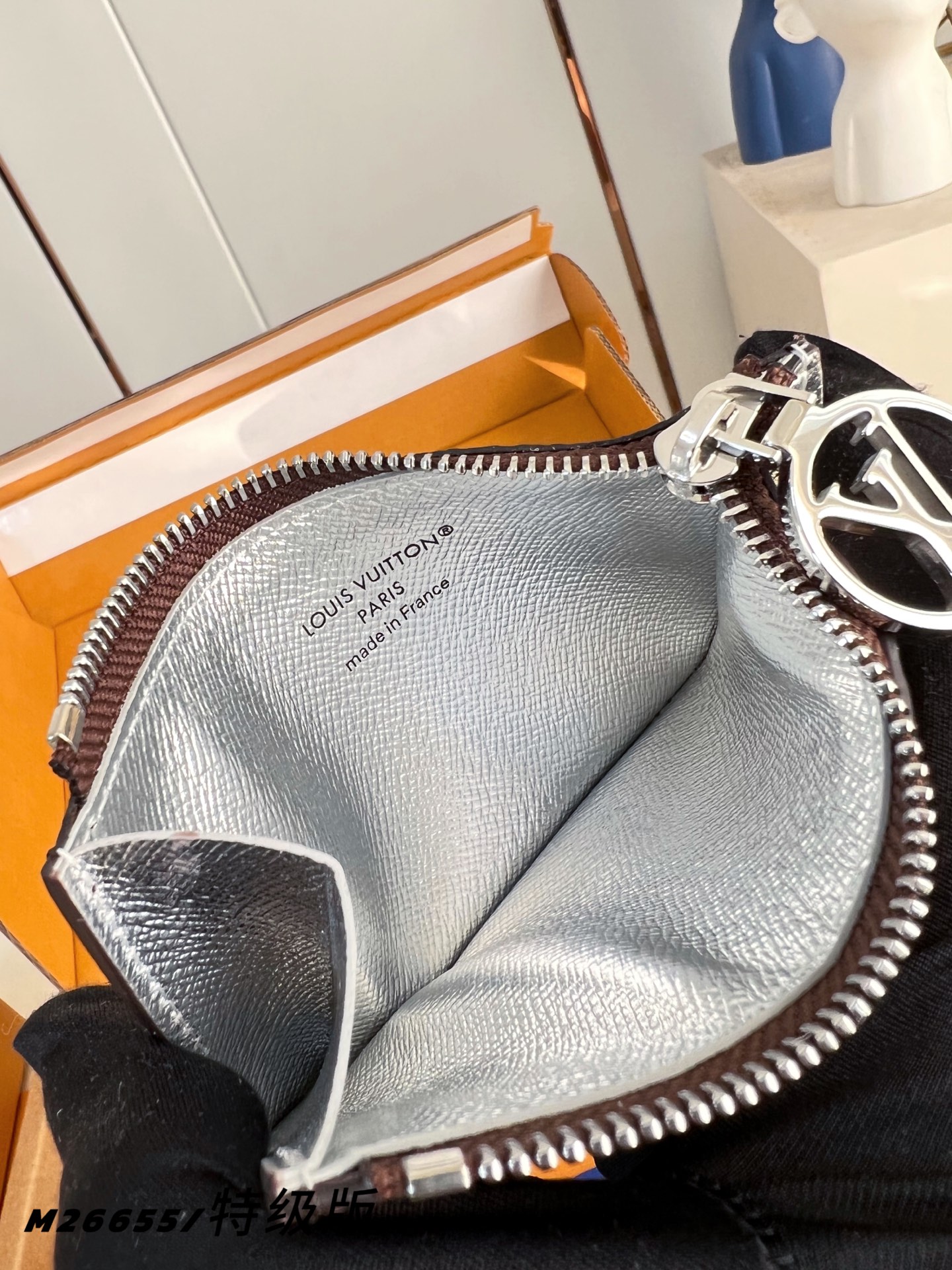 Louis Vuitton Basic Bag Canvas M-l