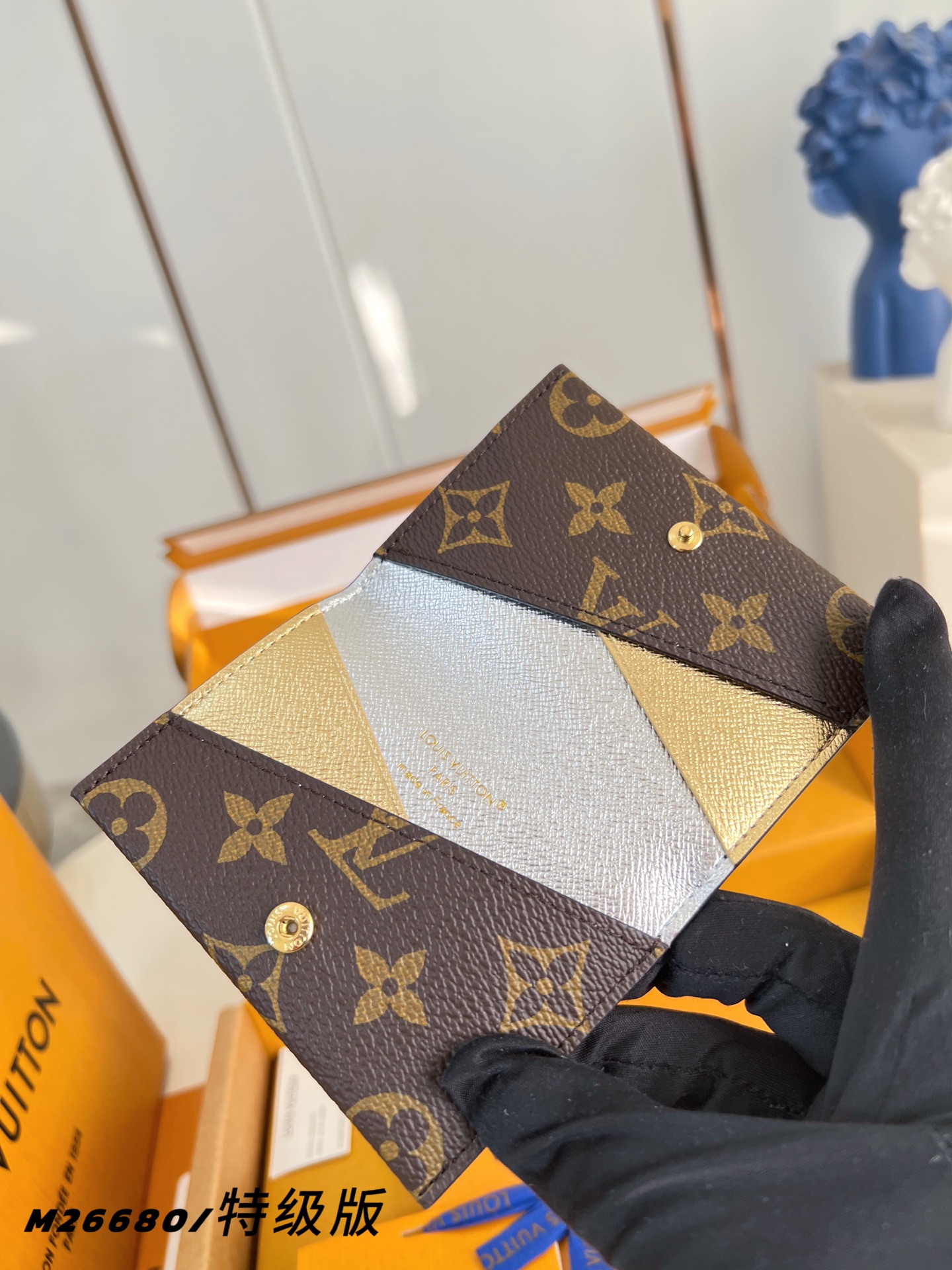 Louis Vuitton Basic Bag Cow Leather Gold M-l-s