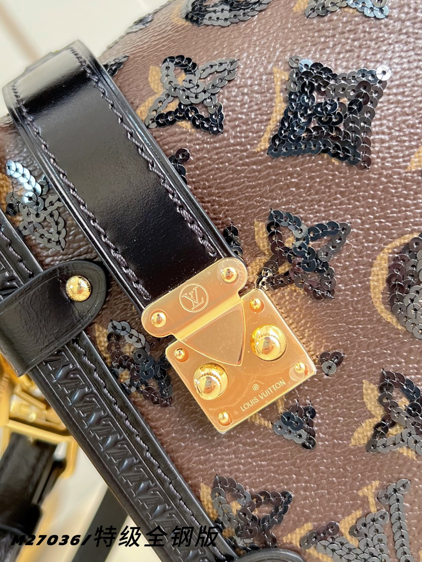 Louis Vuitton Basic Bag Canvas M-l-s