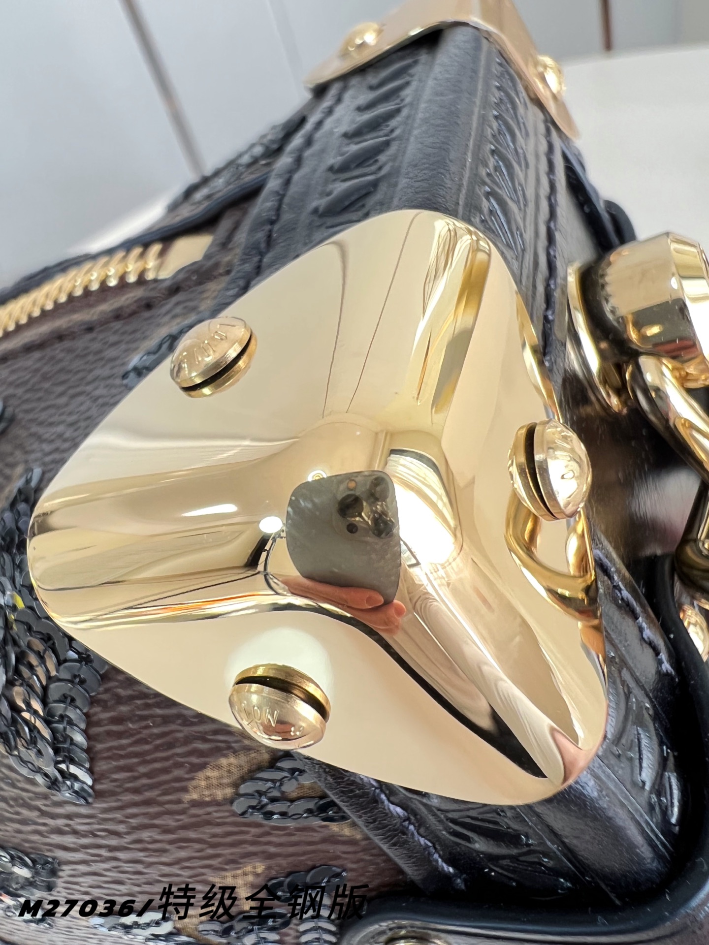 Louis Vuitton Basic Bag Canvas M-l-s