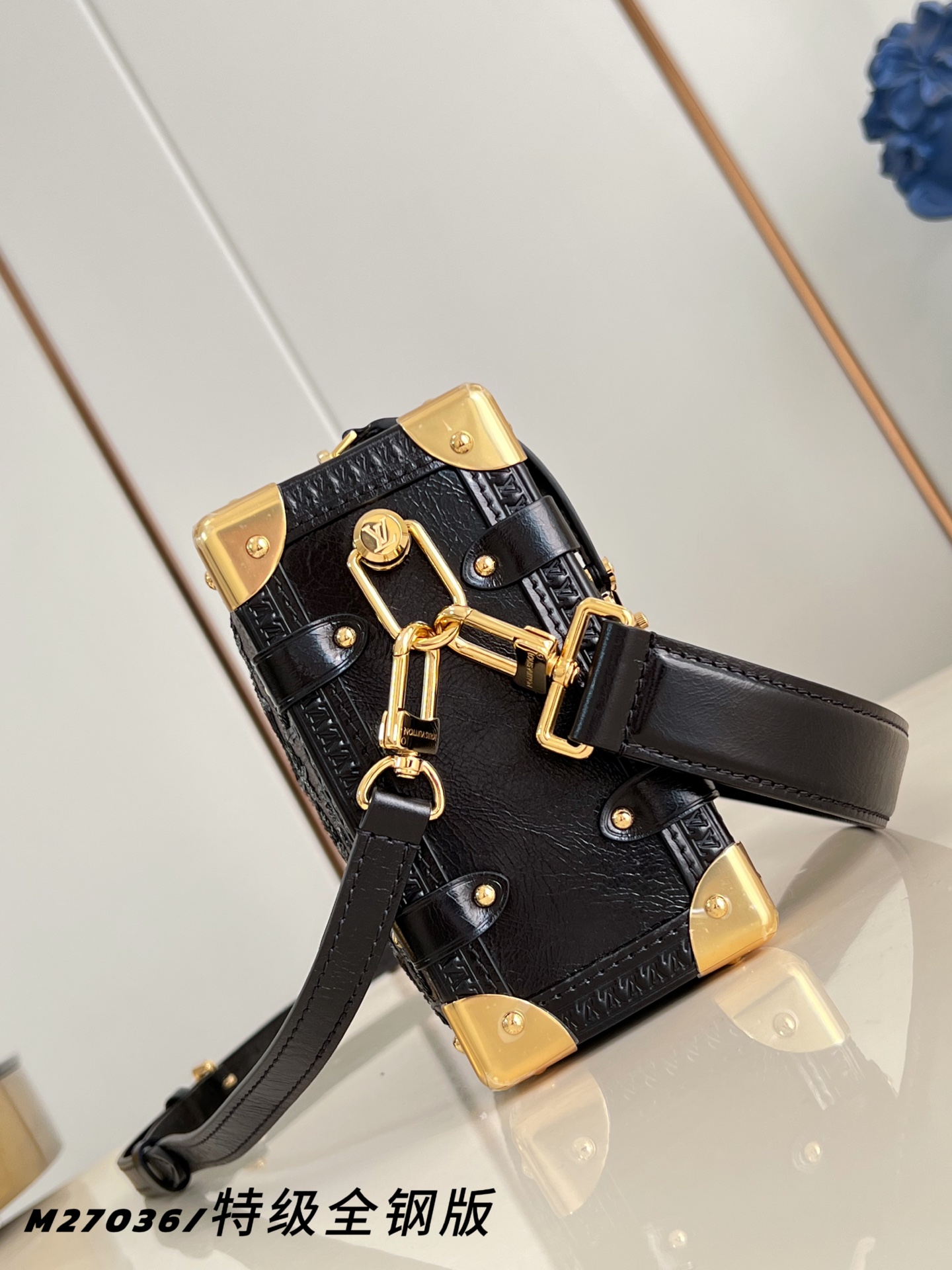 Louis Vuitton Basic Bag Canvas M-l-s