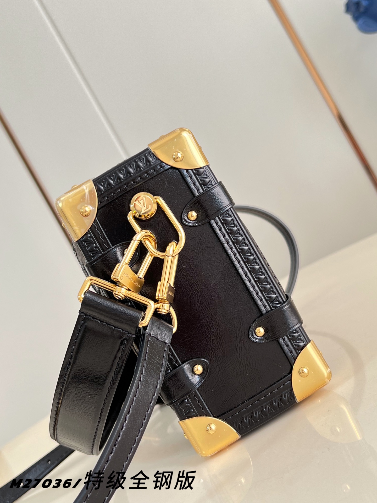 Louis Vuitton Basic Bag Canvas M-l-s