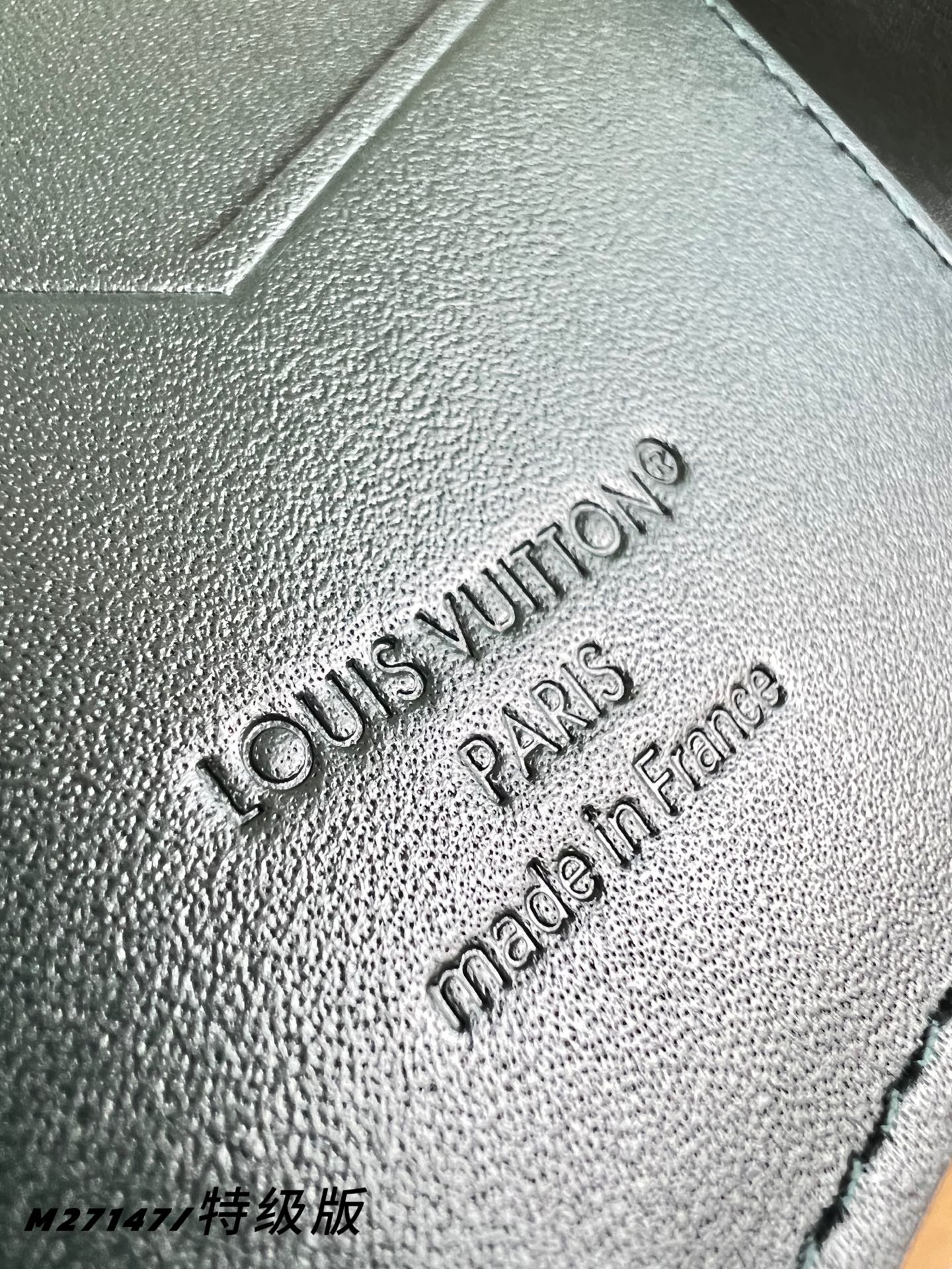 Louis Vuitton Basic Bag Canvas M