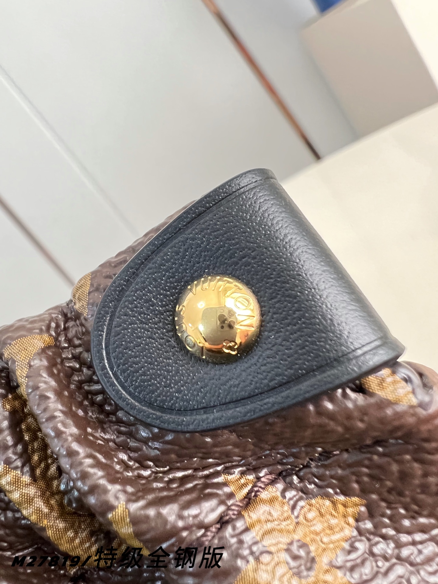 Louis Vuitton Basic Bag Canvas M-l-s