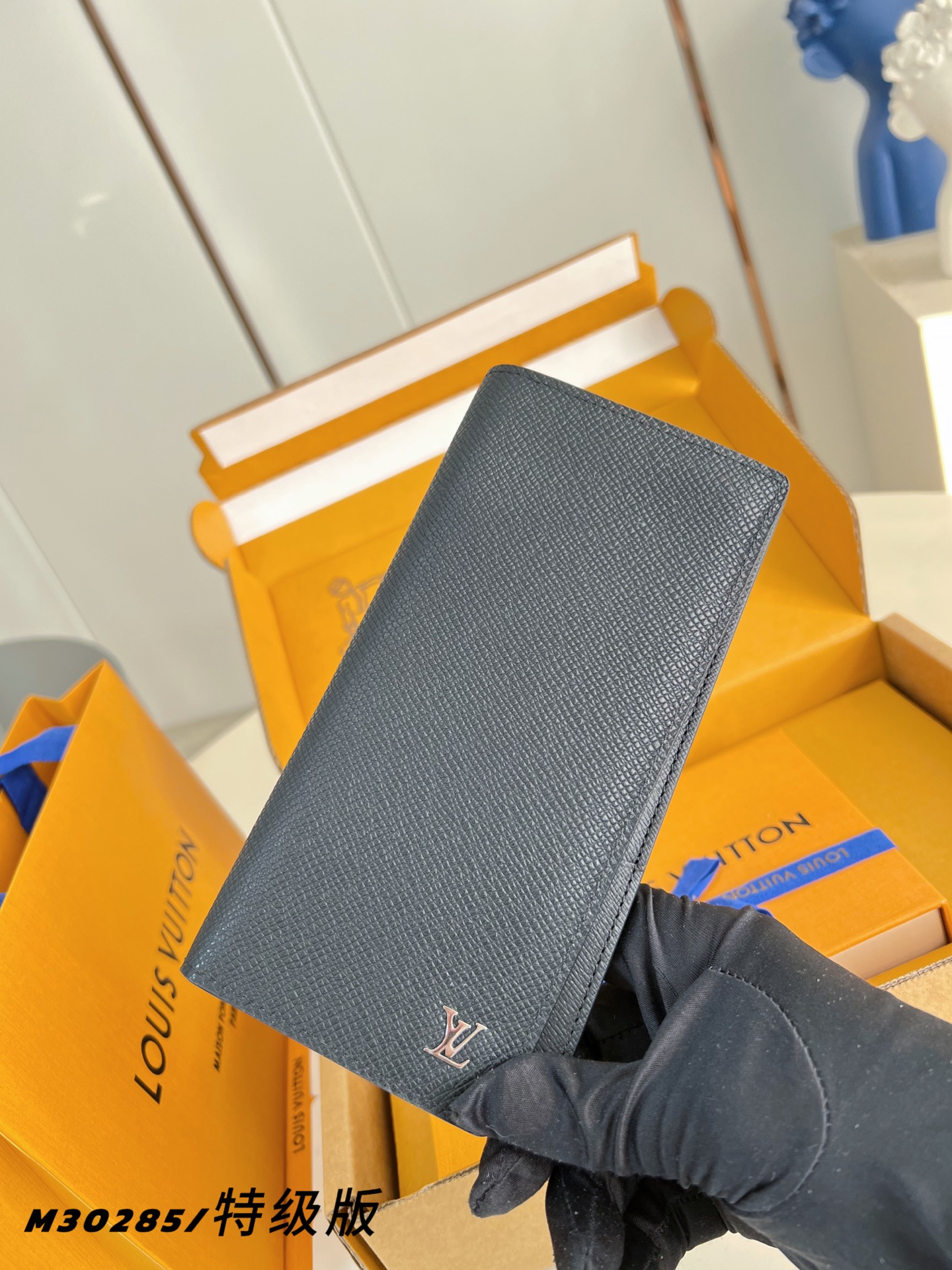 Louis Vuitton Basic Bag Canvas M-l-s