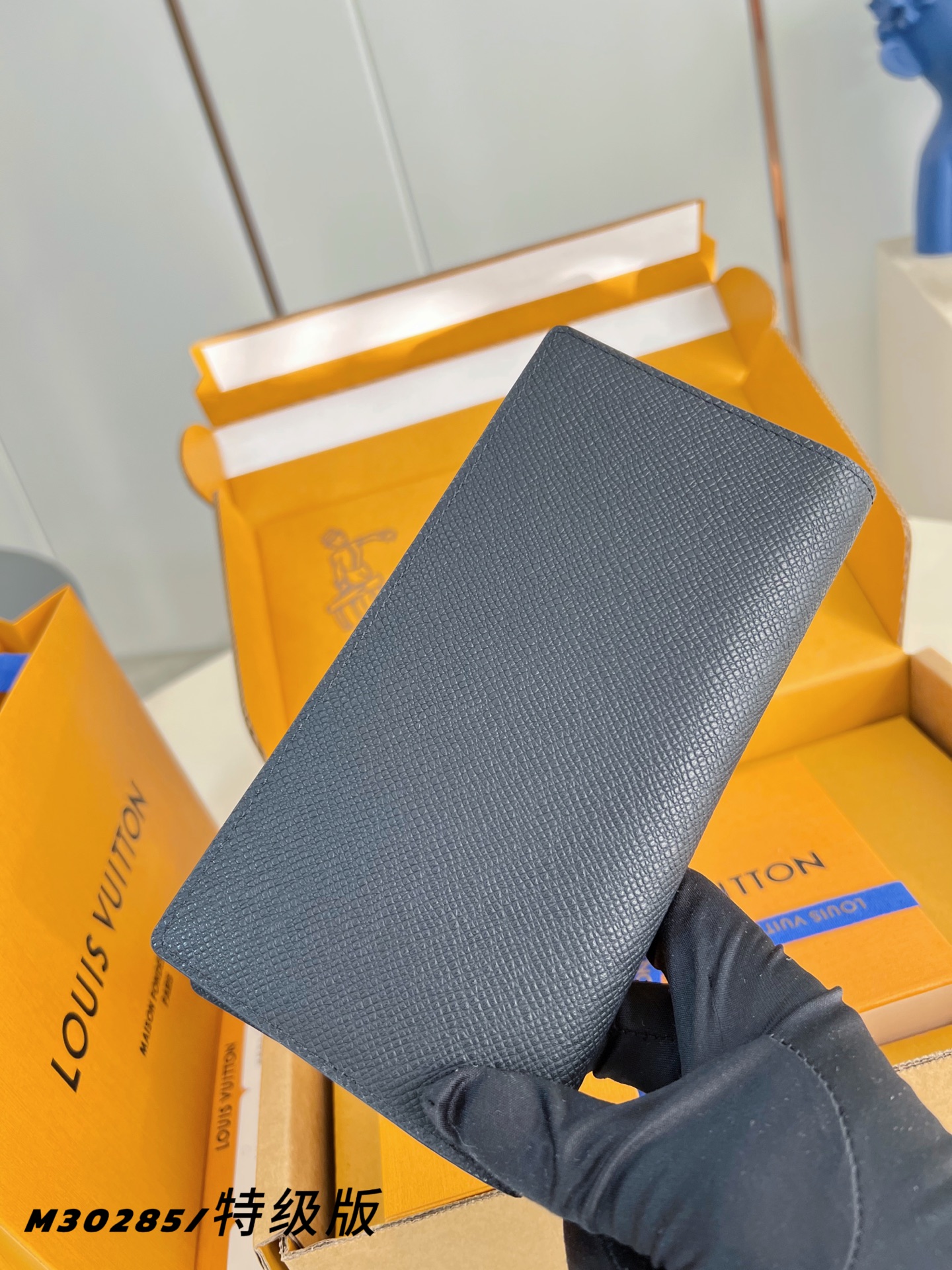 Louis Vuitton Basic Bag Canvas M-l-s