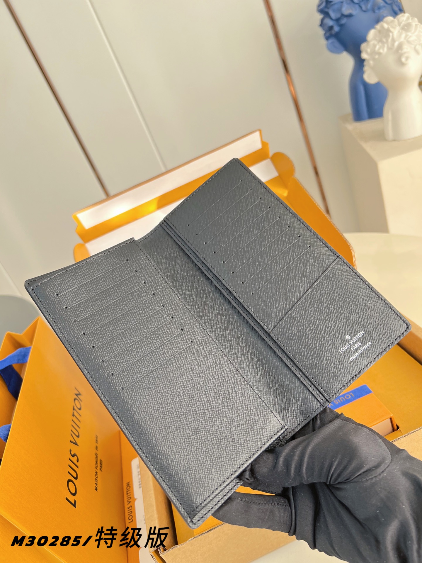 Louis Vuitton Basic Bag Canvas M-l-s