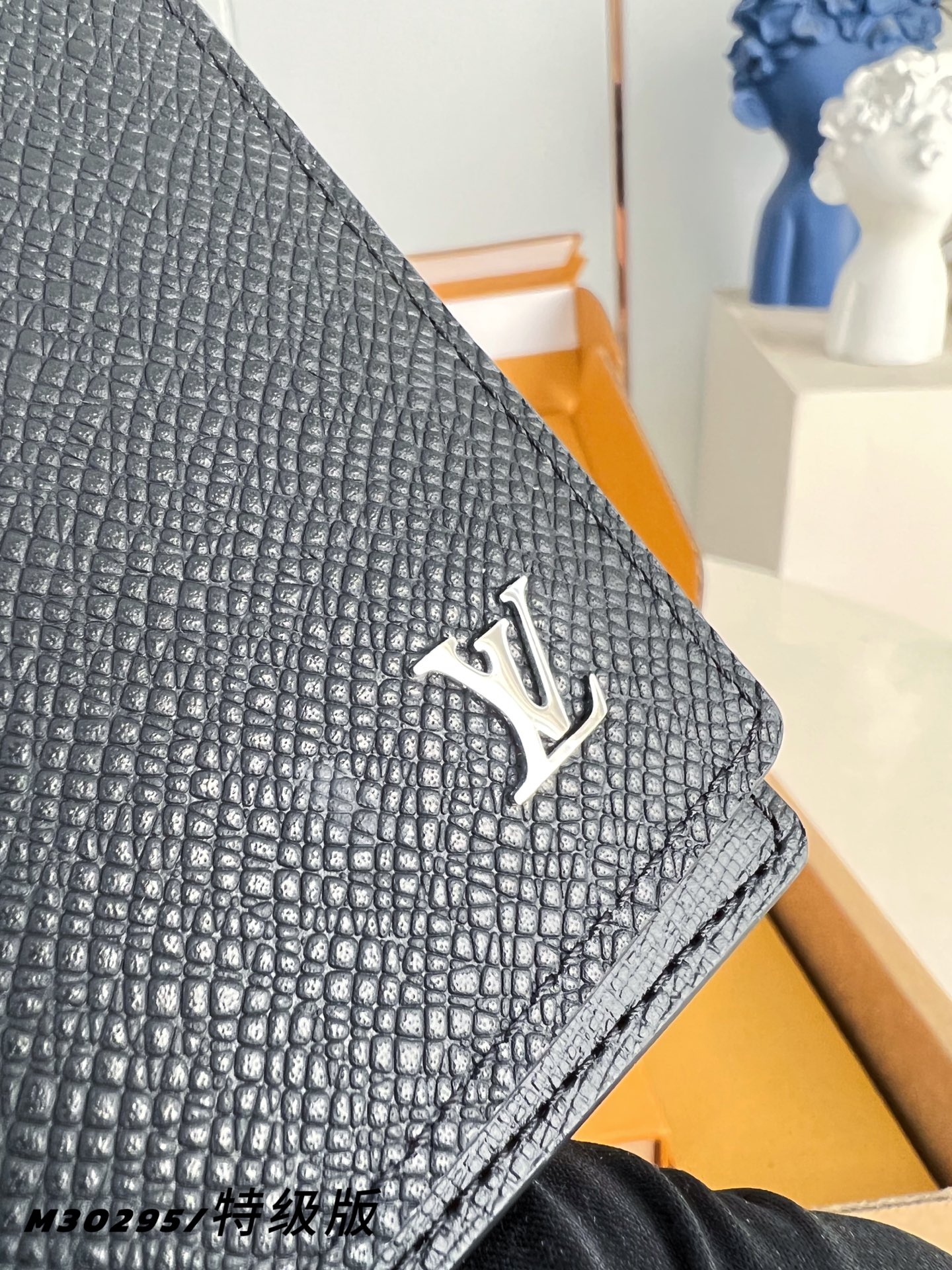 Louis Vuitton Basic Bag Canvas M-l
