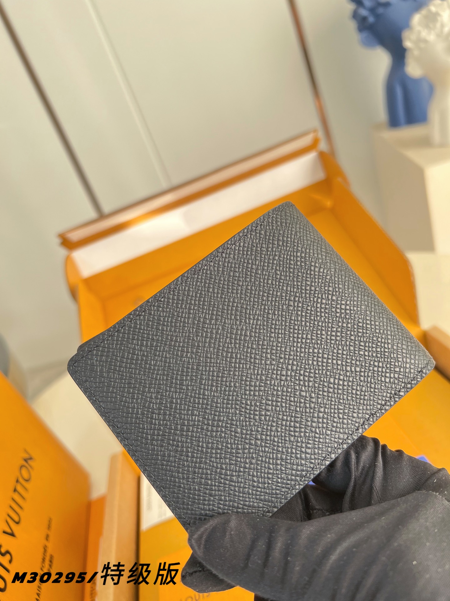 Louis Vuitton Basic Bag Canvas M-l