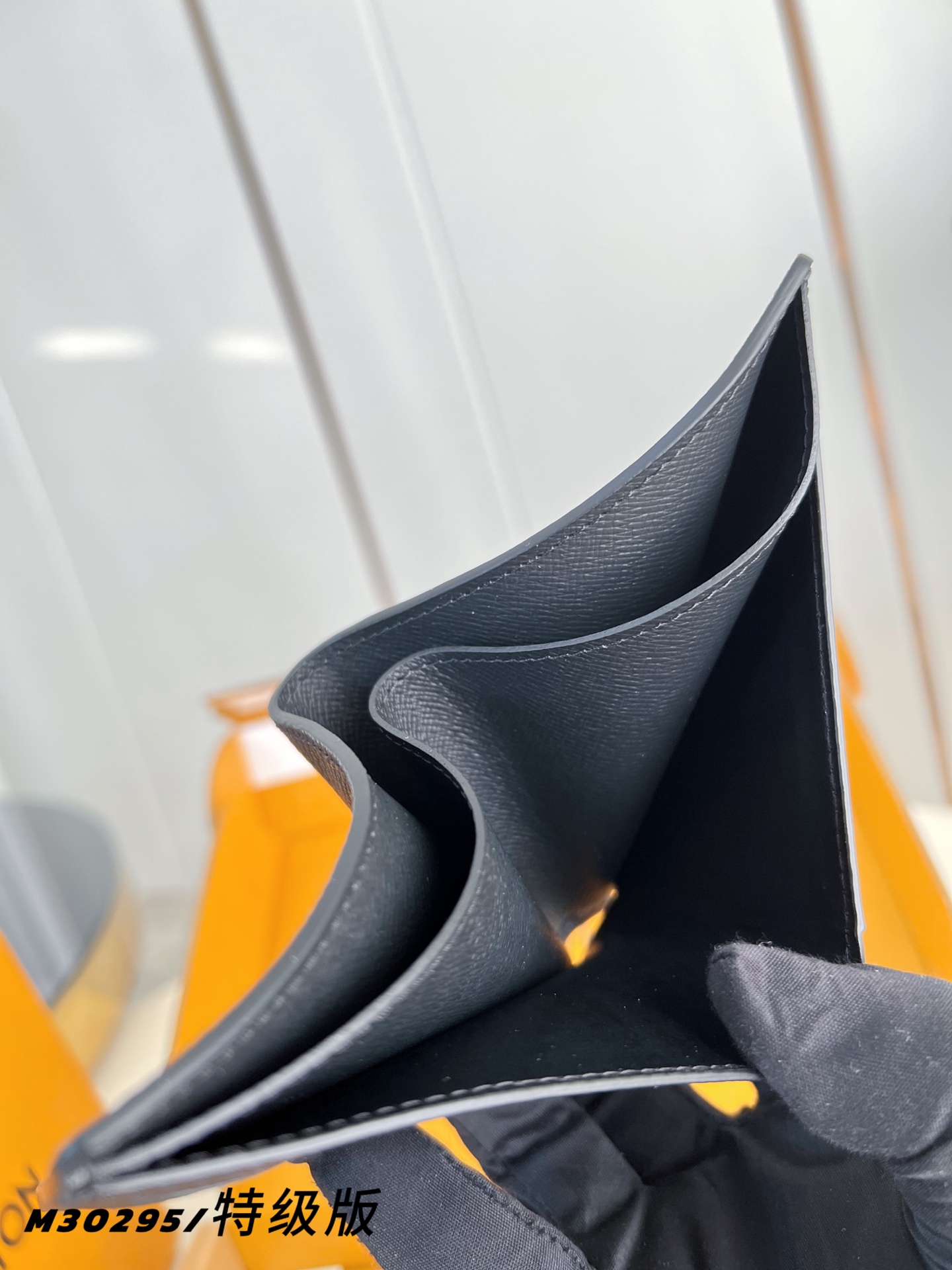 Louis Vuitton Basic Bag Canvas M-l