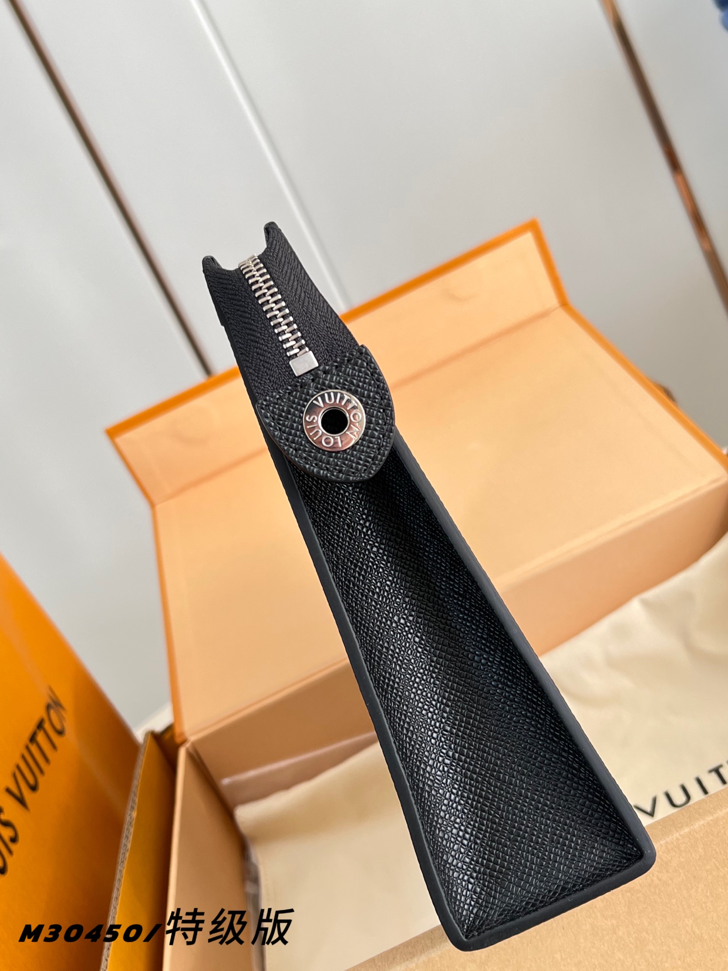 Louis Vuitton Basic Bag Canvas M-l-s