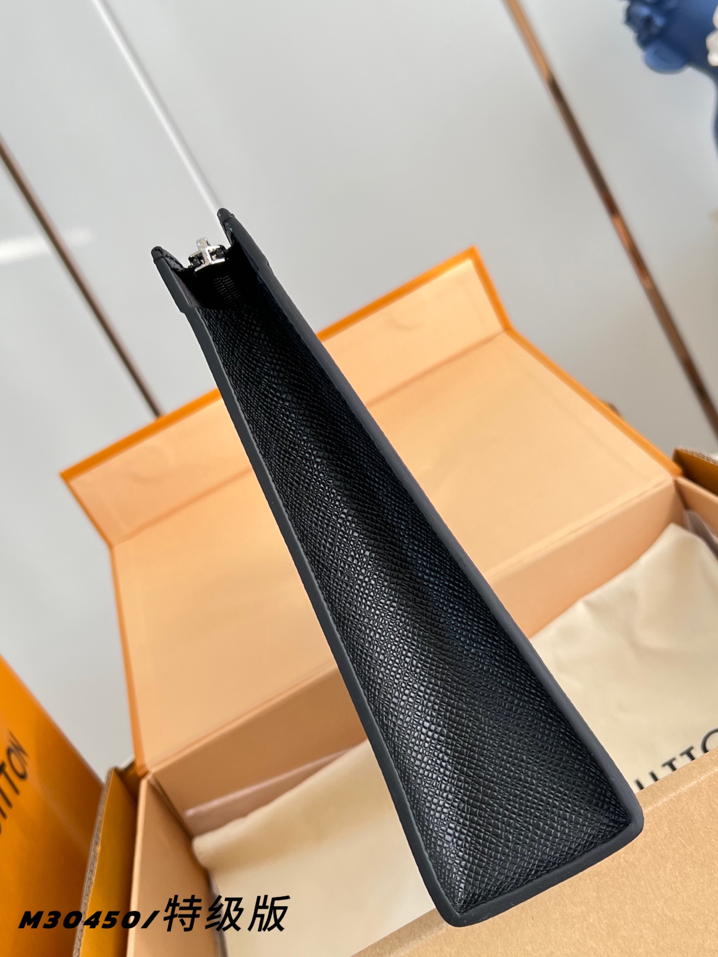 Louis Vuitton Basic Bag Canvas M-l-s