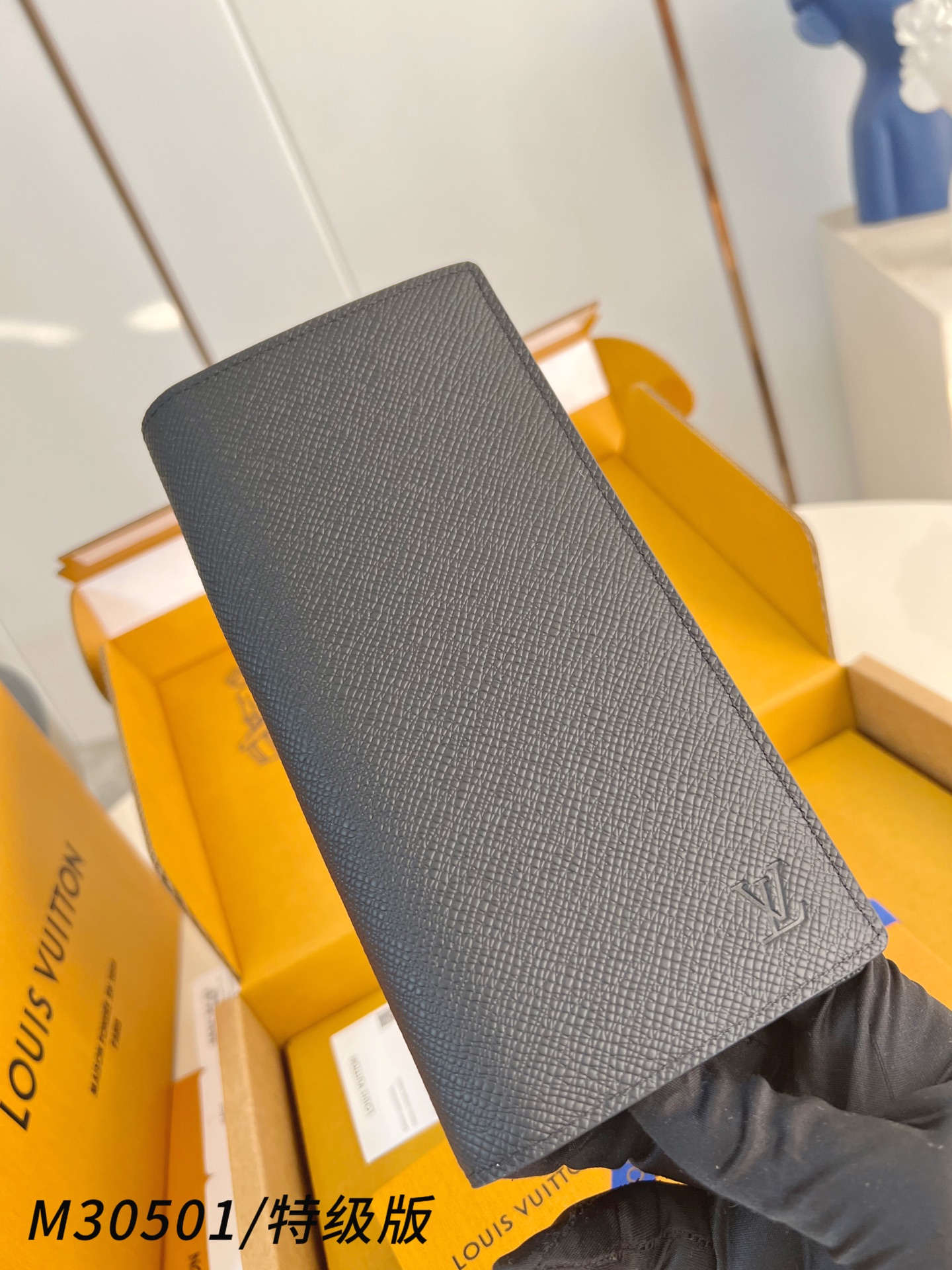 Louis Vuitton Basic Bag Canvas M-l-s