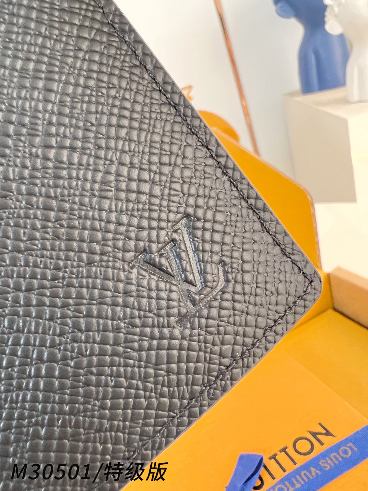 Louis Vuitton Basic Bag Canvas M-l-s