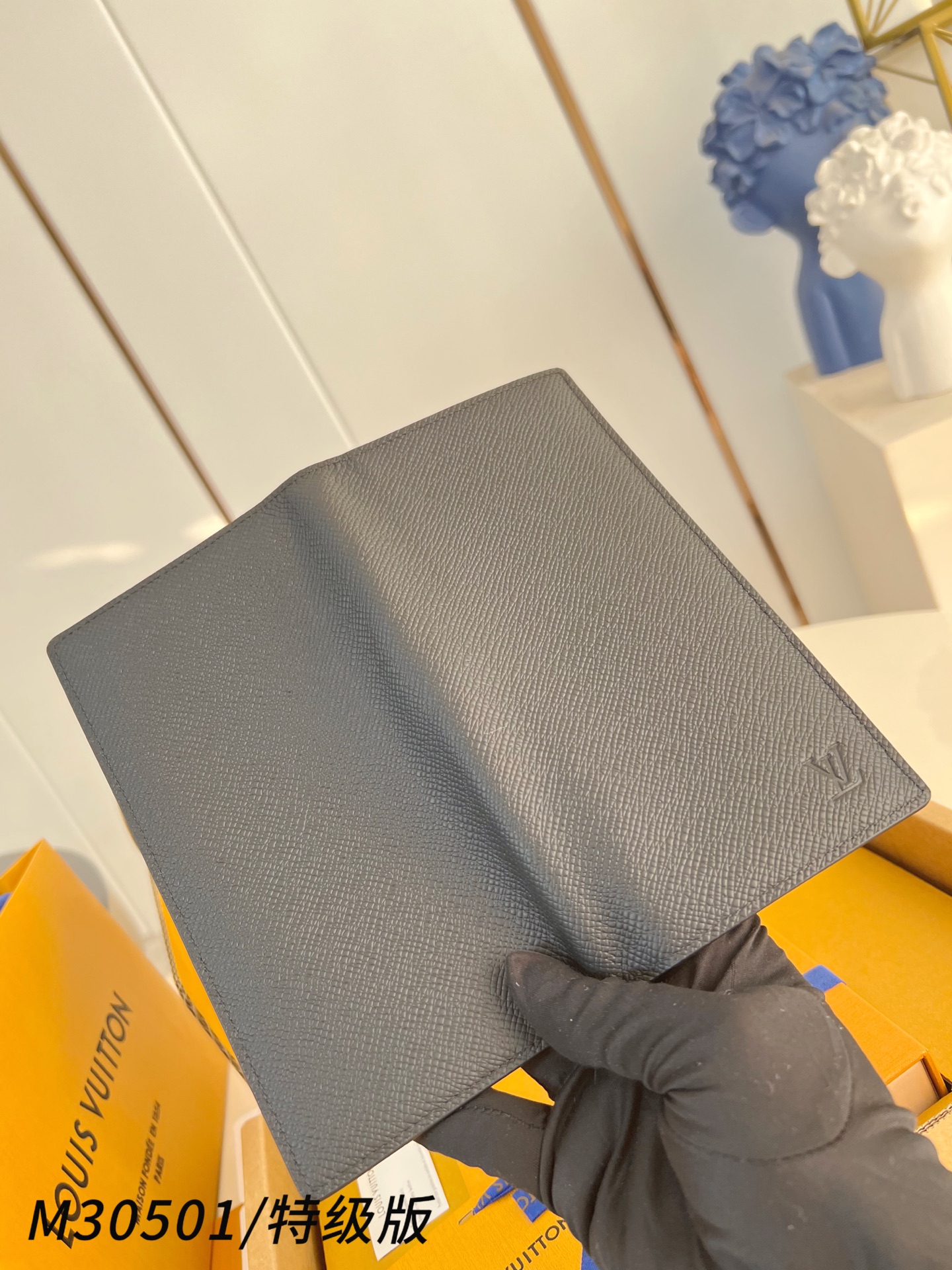 Louis Vuitton Basic Bag Canvas M-l-s