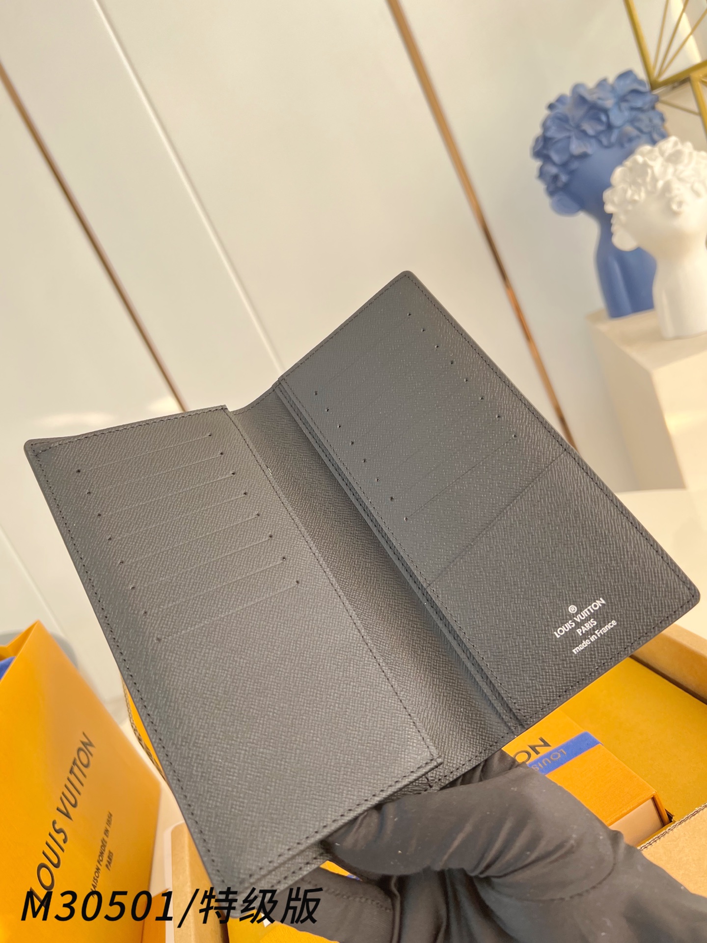 Louis Vuitton Basic Bag Canvas M-l-s