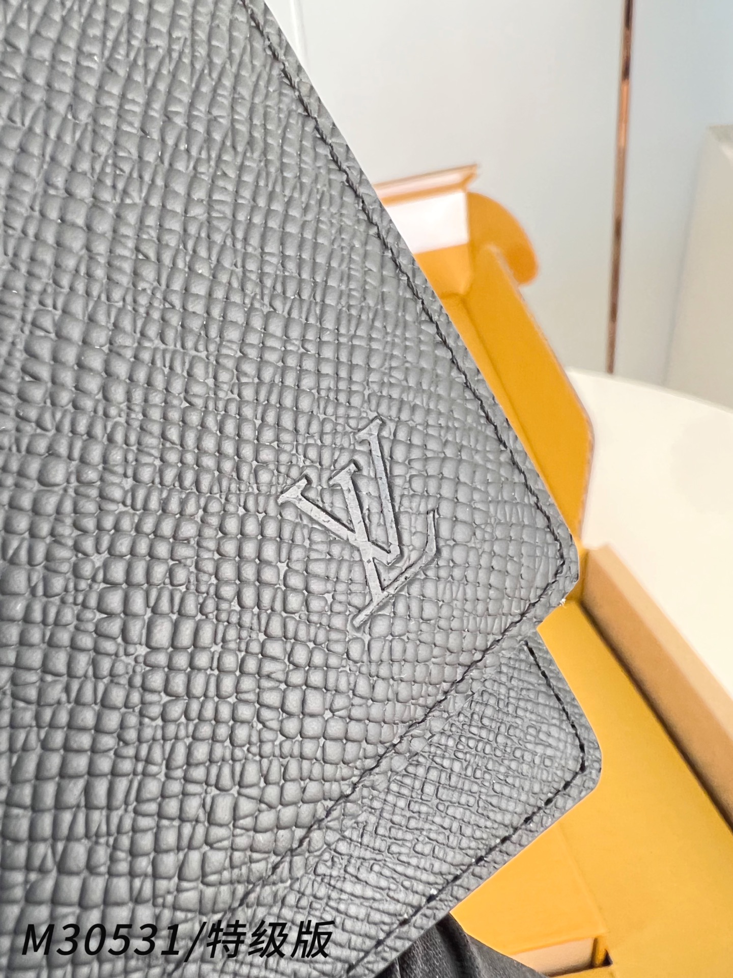 Louis Vuitton Basic Bag Canvas M-l