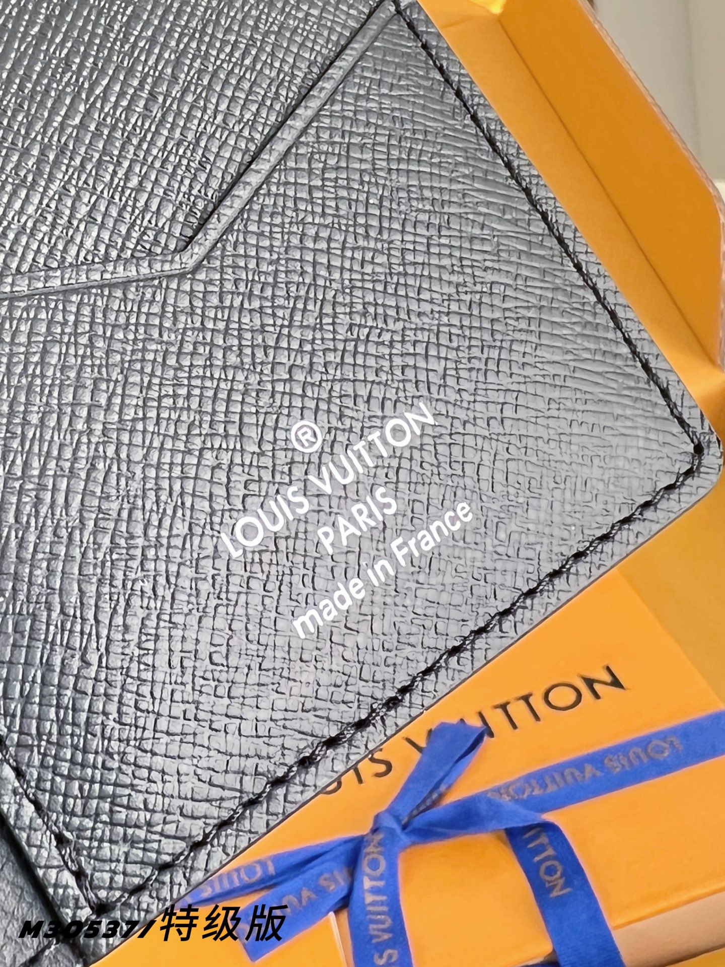 Louis Vuitton Basic Bag M-s