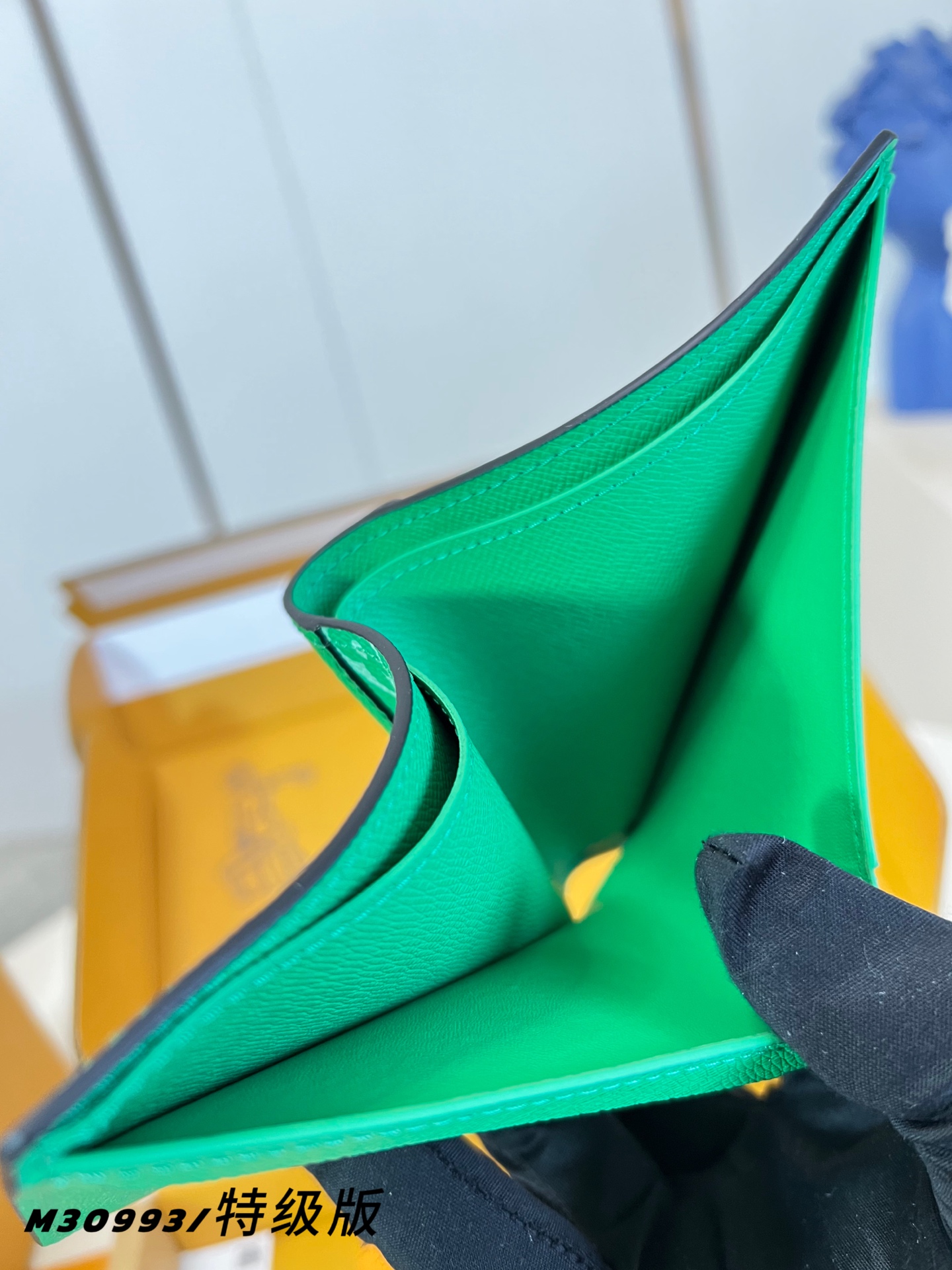 Louis Vuitton Basic Bag Canvas M-l