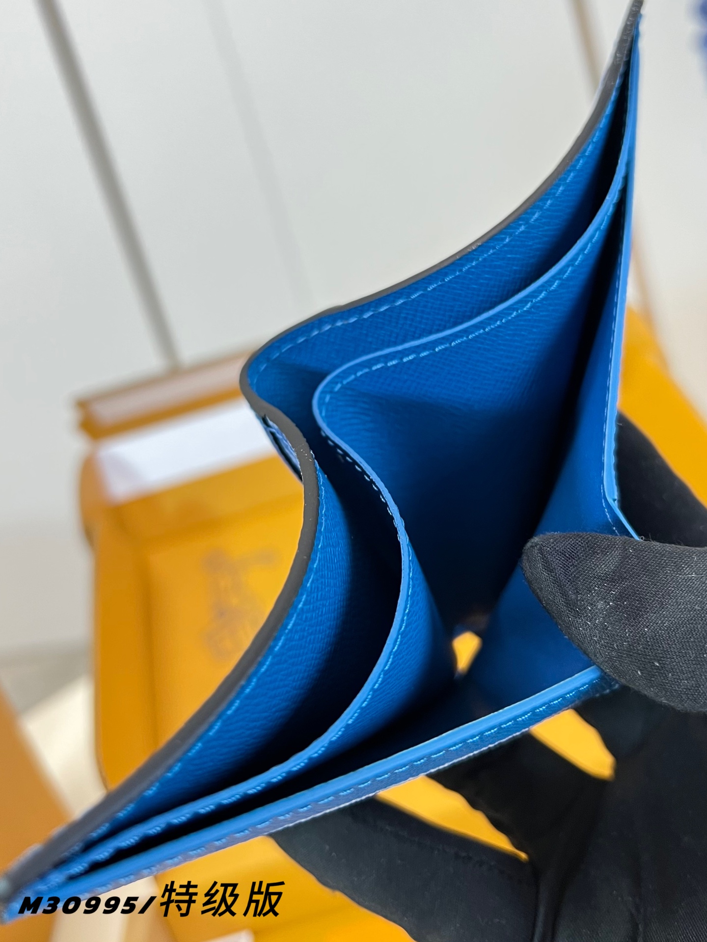 Louis Vuitton Basic Bag Canvas M-l